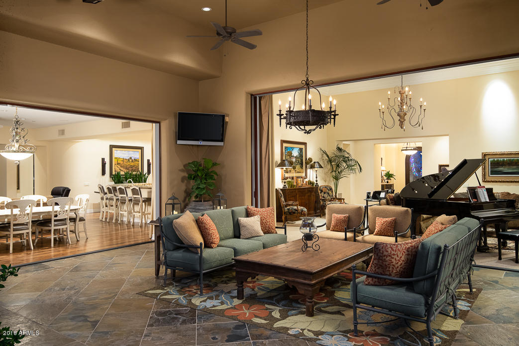 CASA BLANCA ESTATES LOT 20-37 & TR A - Residential