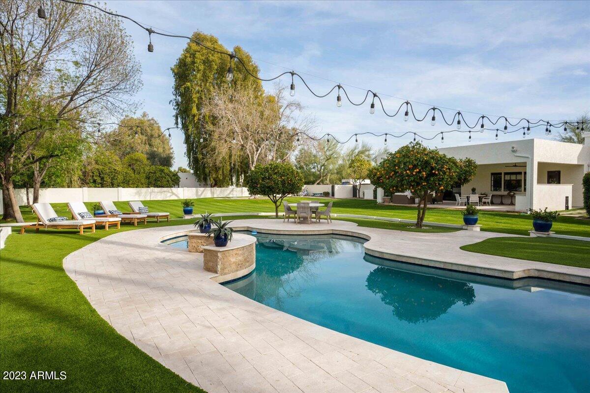 CAMELBACK COUNTRY CLUB ESTATES - Residential