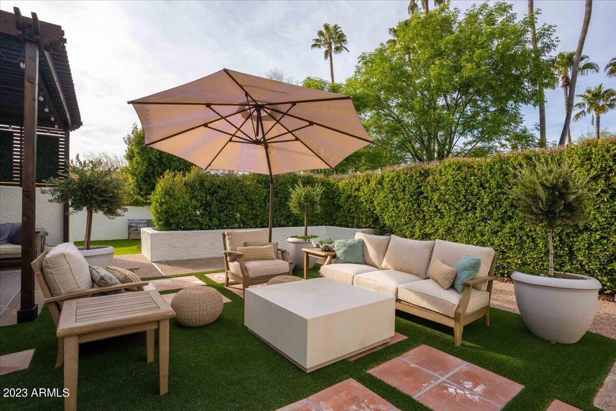 CAMELBACK COUNTRY CLUB ESTATES - Residential