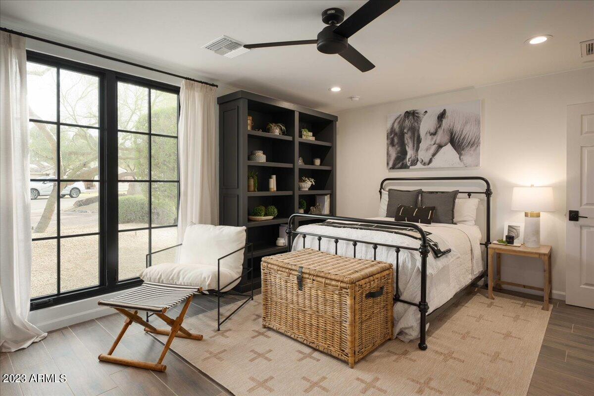 CAMELBACK COUNTRY CLUB ESTATES - Residential
