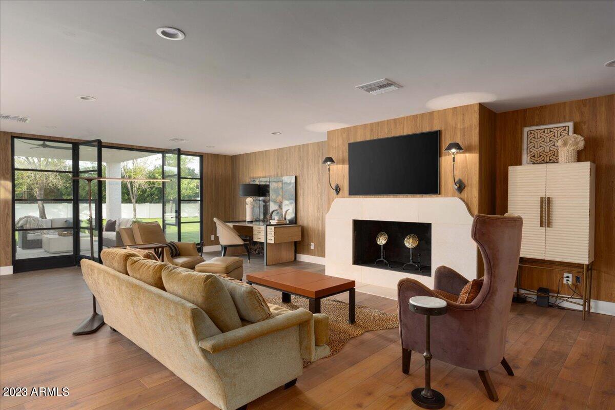 CAMELBACK COUNTRY CLUB ESTATES - Residential