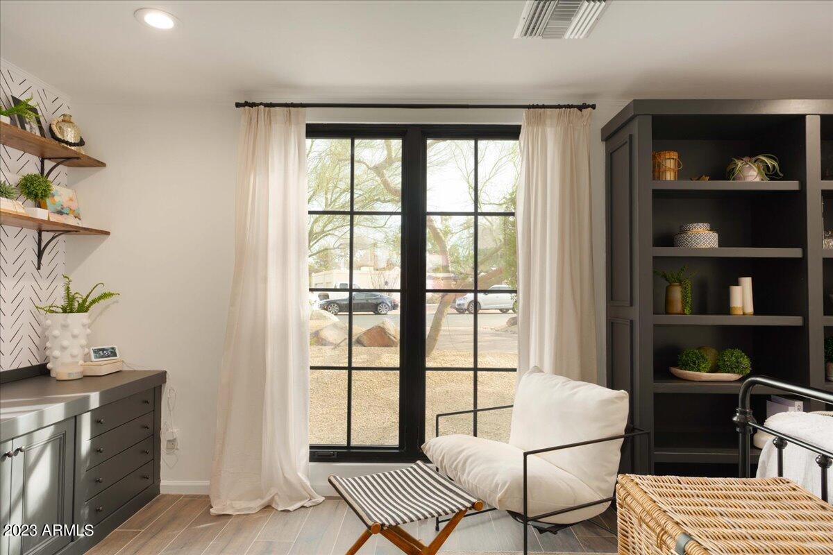 CAMELBACK COUNTRY CLUB ESTATES - Residential