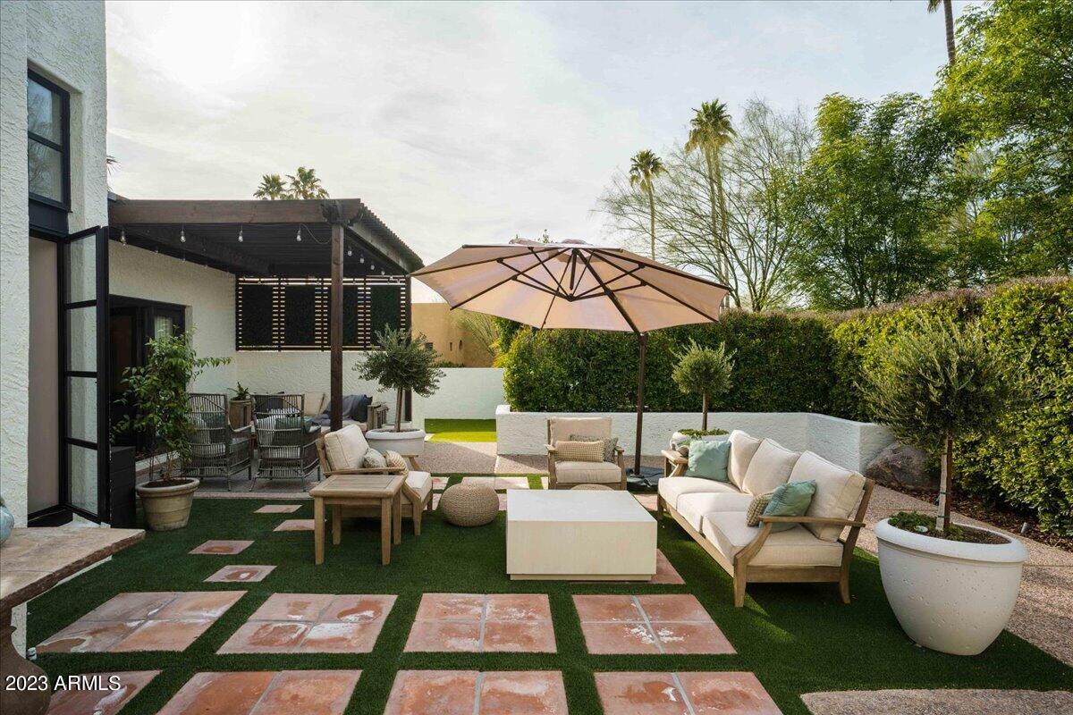 CAMELBACK COUNTRY CLUB ESTATES - Residential