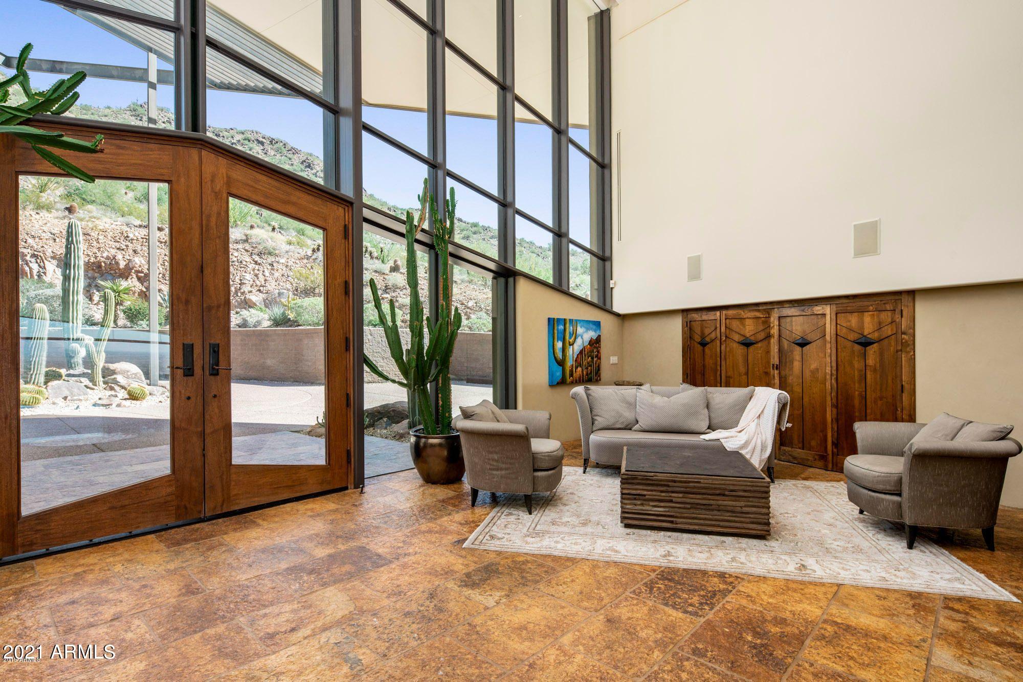 SCOTTSDALE MOUNTAIN - Residential