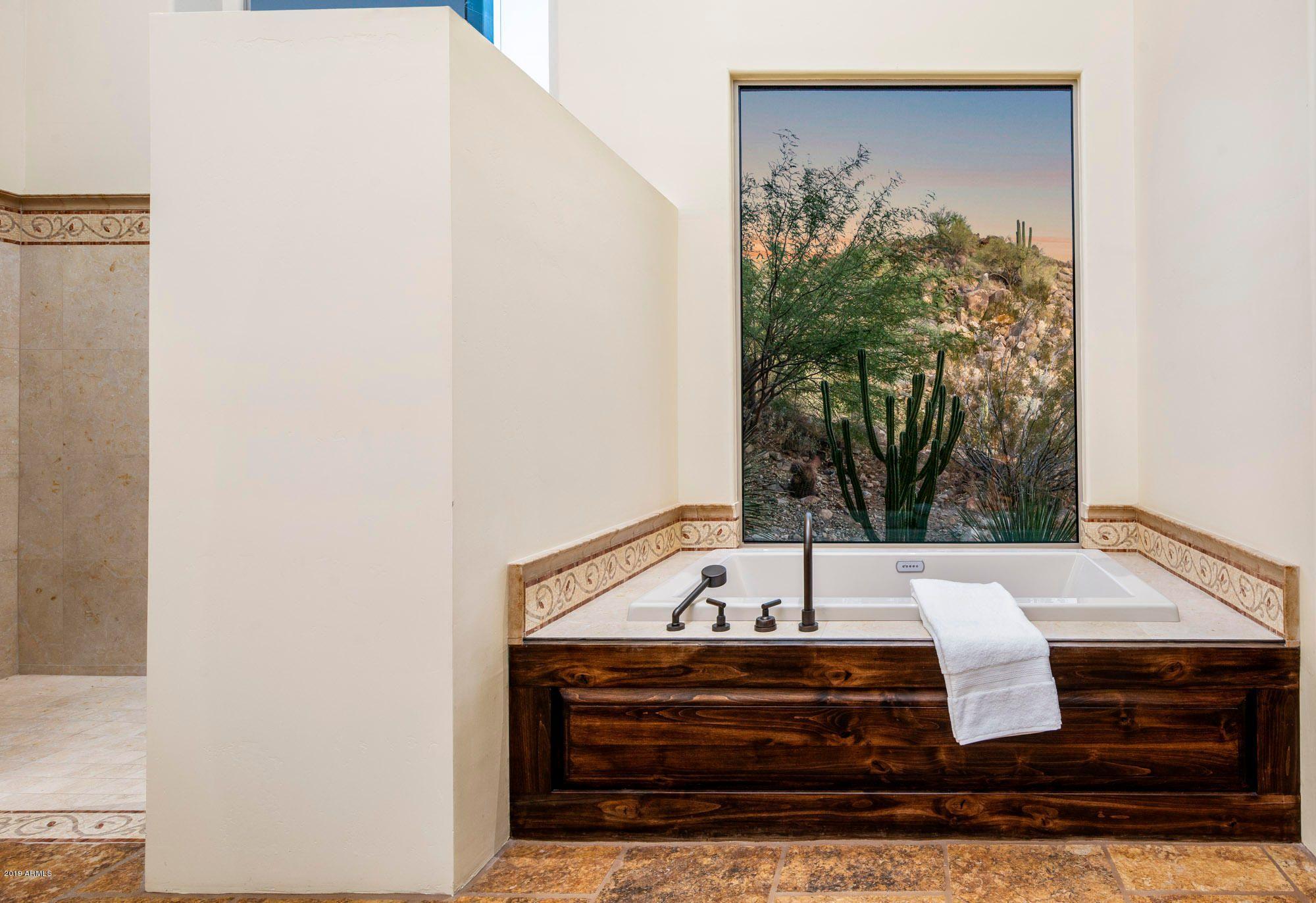 SCOTTSDALE MOUNTAIN - Residential