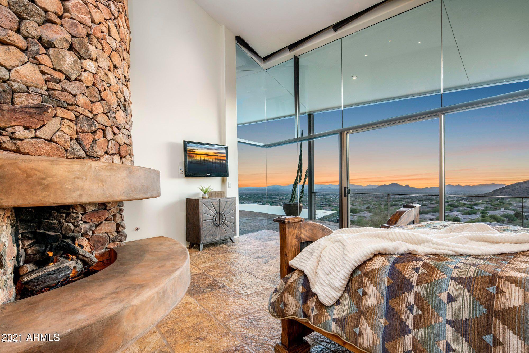 SCOTTSDALE MOUNTAIN - Residential
