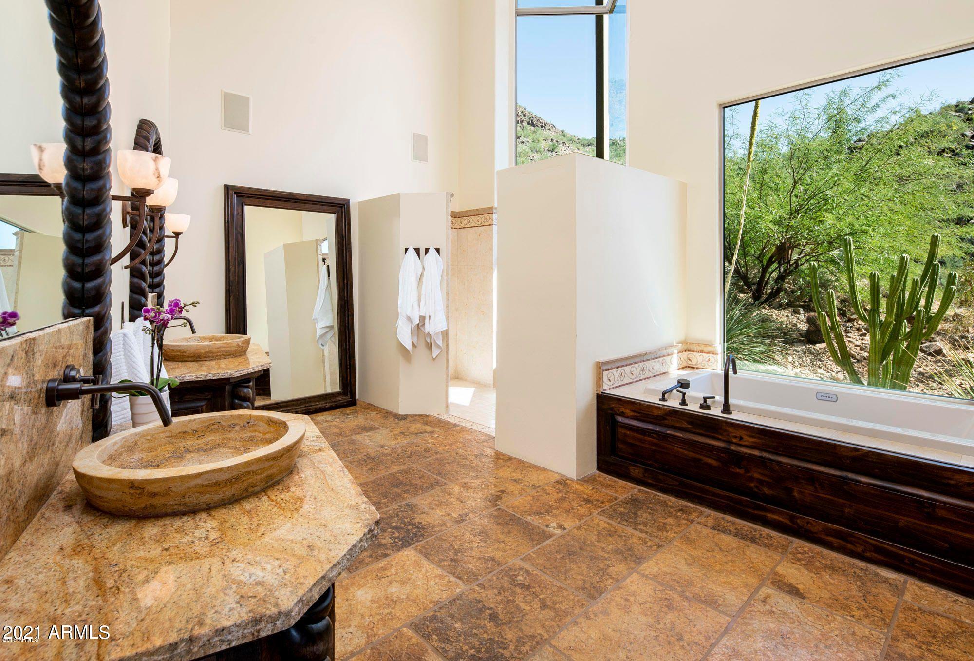 SCOTTSDALE MOUNTAIN - Residential