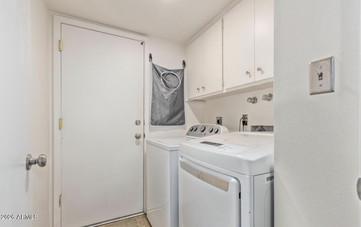 TEMPE ROYAL PALMS UNIT 6 - Residential Lease
