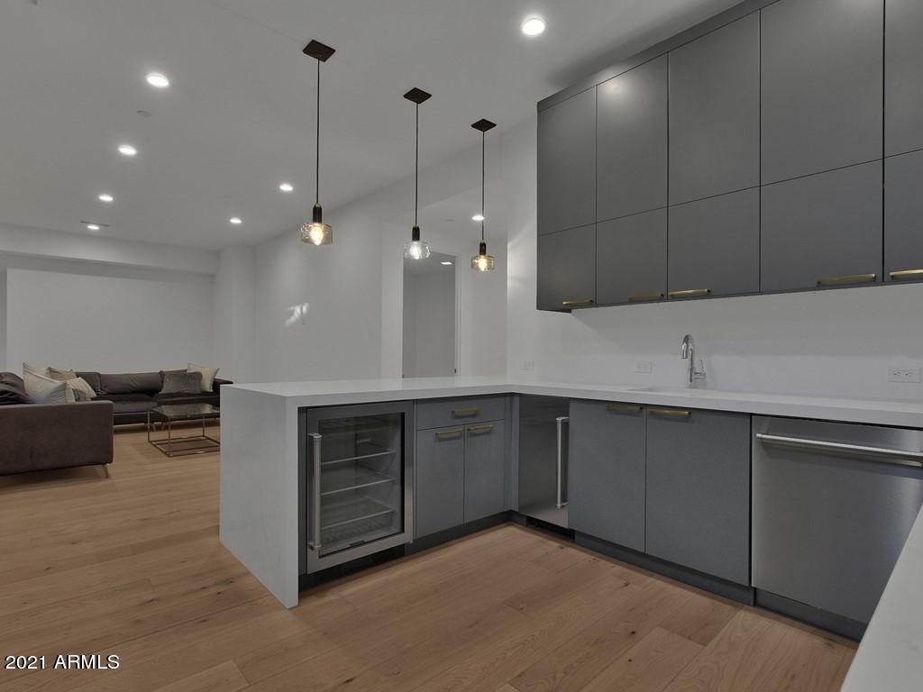 THE VILLAGE AT MOUNTAIN SHADOWS - Residential