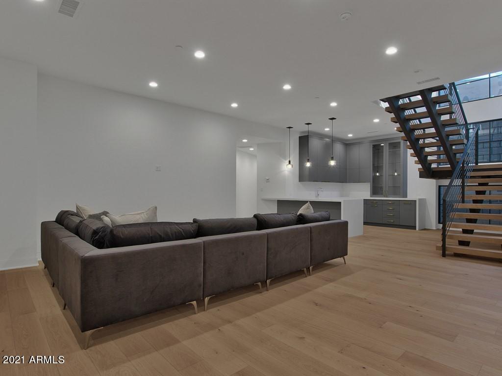 THE VILLAGE AT MOUNTAIN SHADOWS - Residential