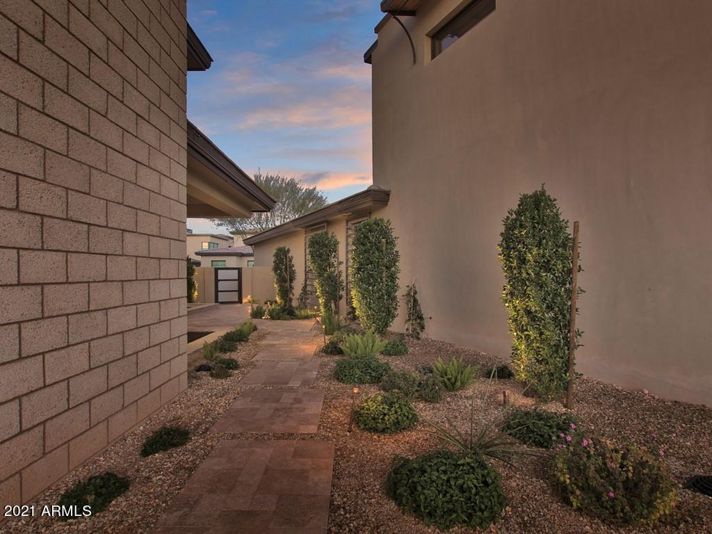 THE VILLAGE AT MOUNTAIN SHADOWS - Residential