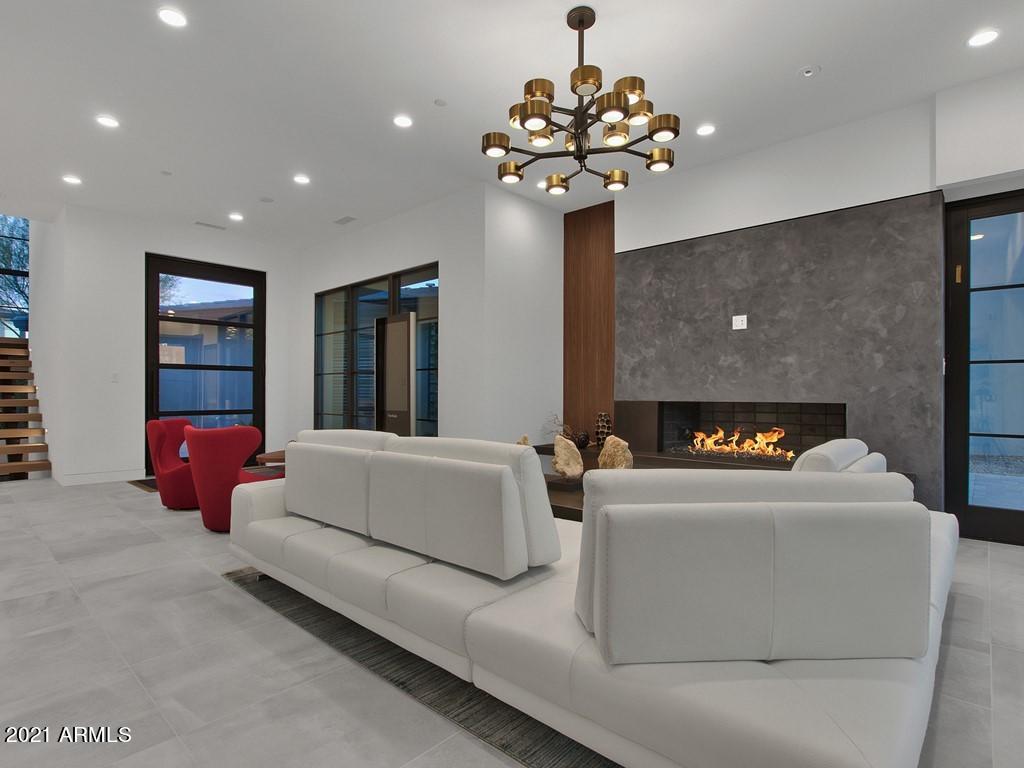 THE VILLAGE AT MOUNTAIN SHADOWS - Residential