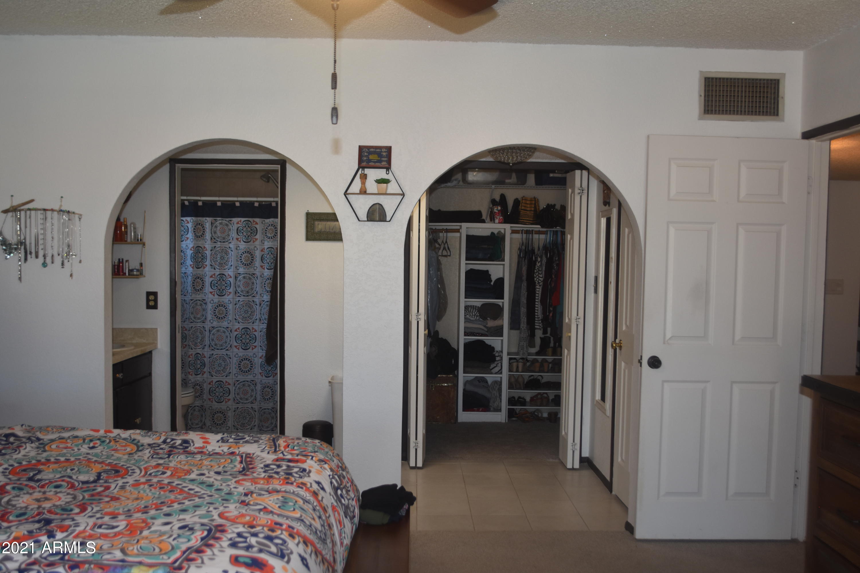 TOWN & COUNTRY ESTATES UNIT 6 - Residential