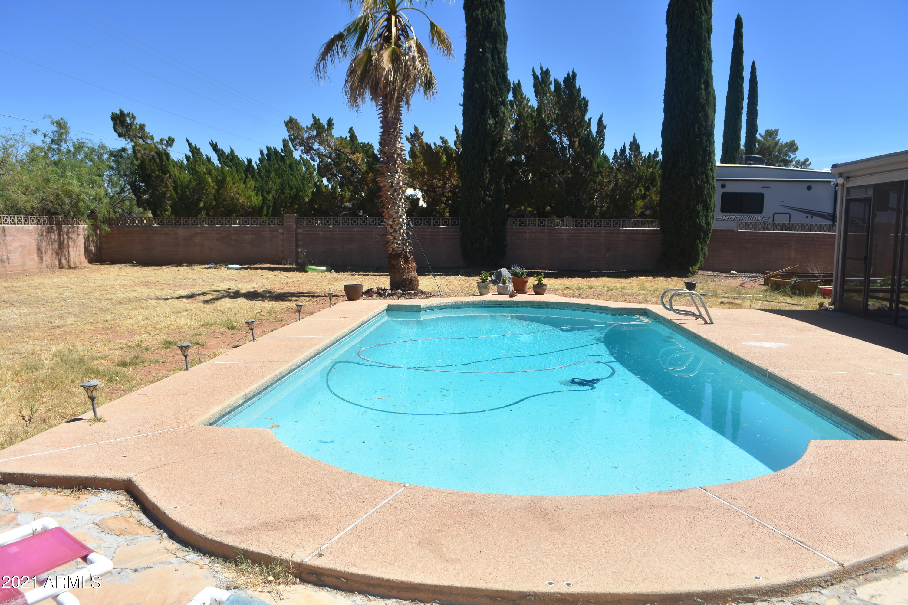 TOWN & COUNTRY ESTATES UNIT 6 - Residential