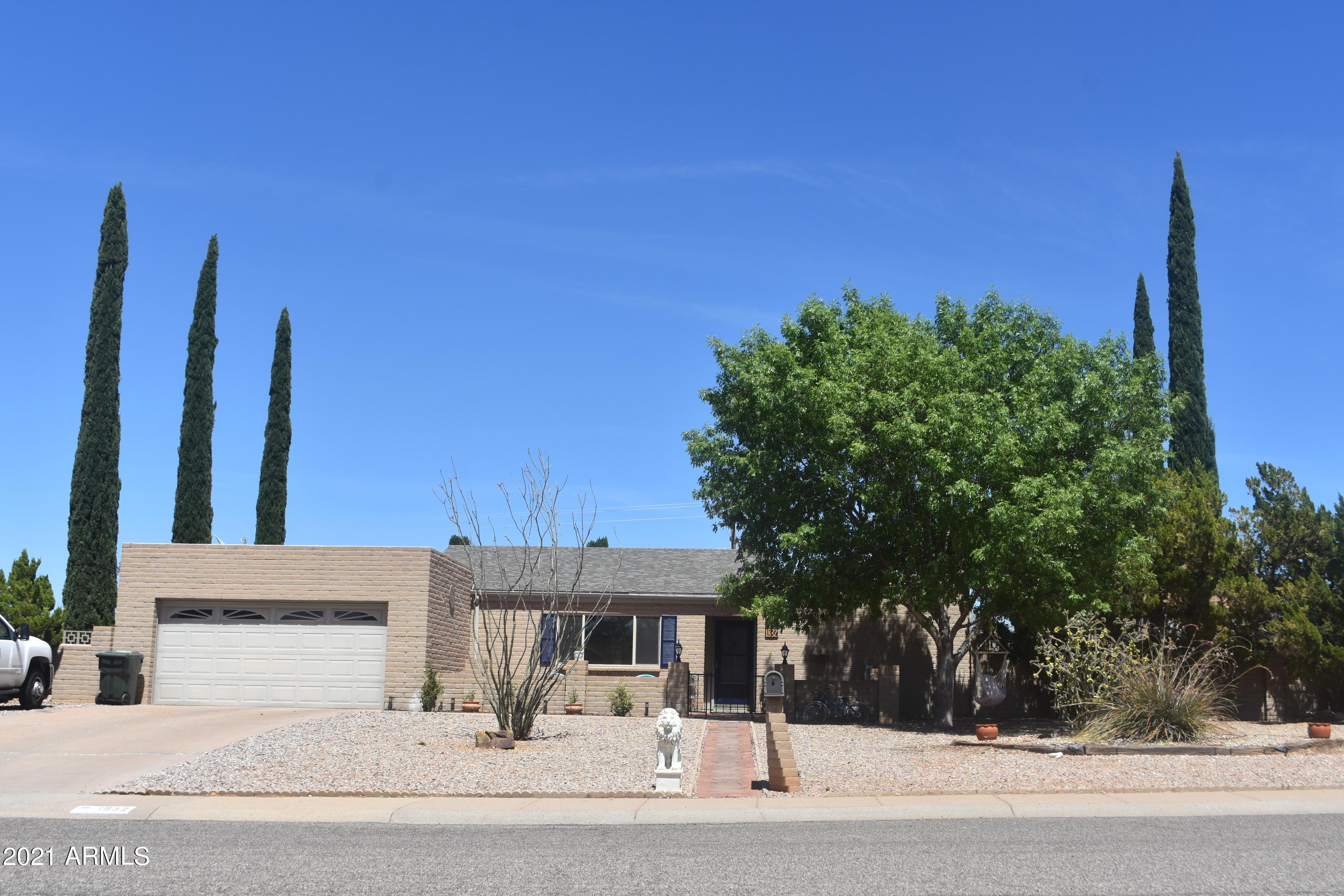 TOWN & COUNTRY ESTATES UNIT 6 - Residential