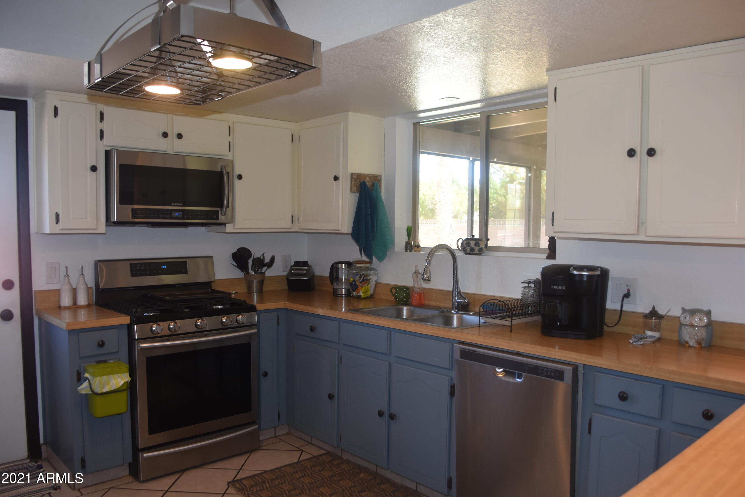 TOWN & COUNTRY ESTATES UNIT 6 - Residential