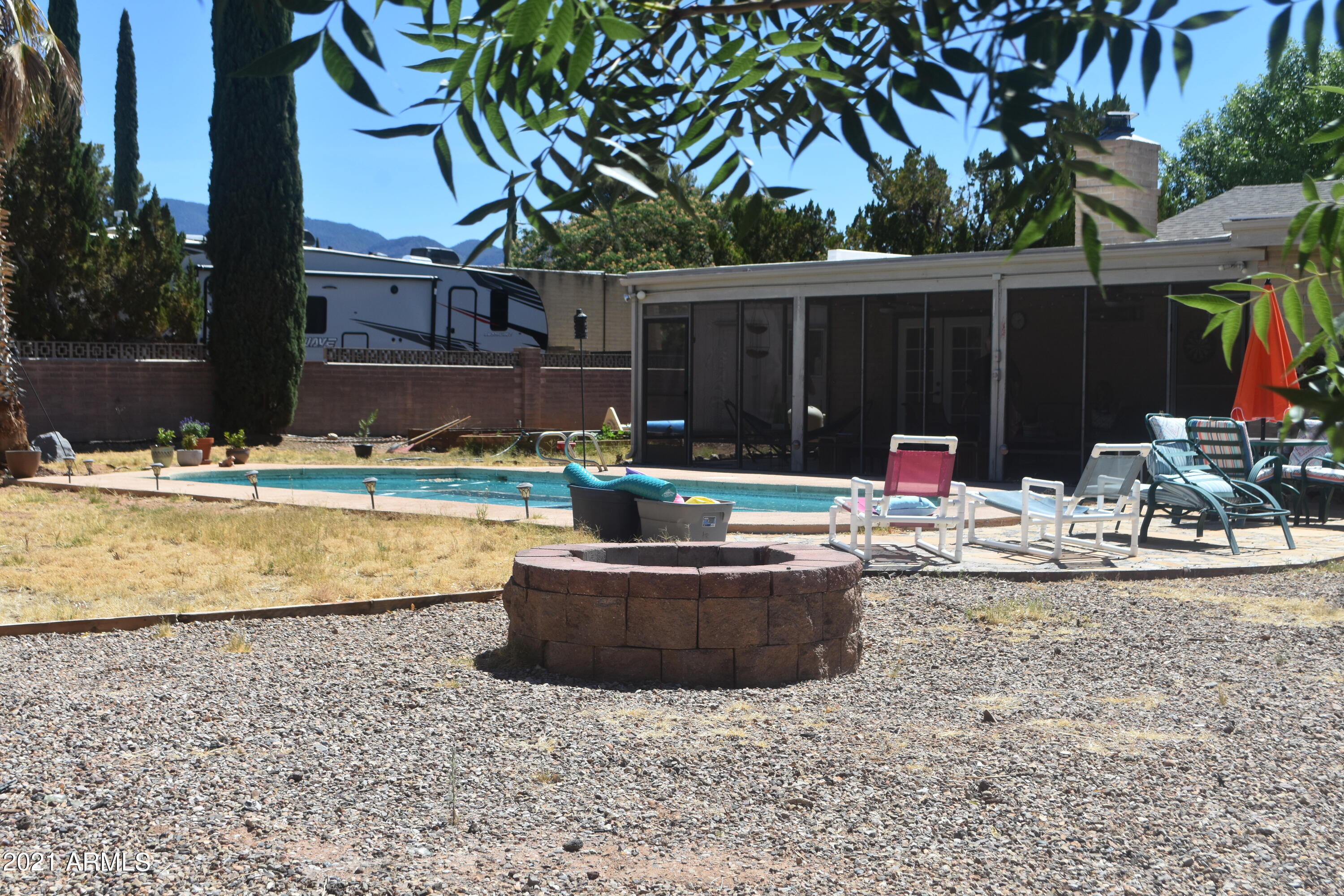 TOWN & COUNTRY ESTATES UNIT 6 - Residential