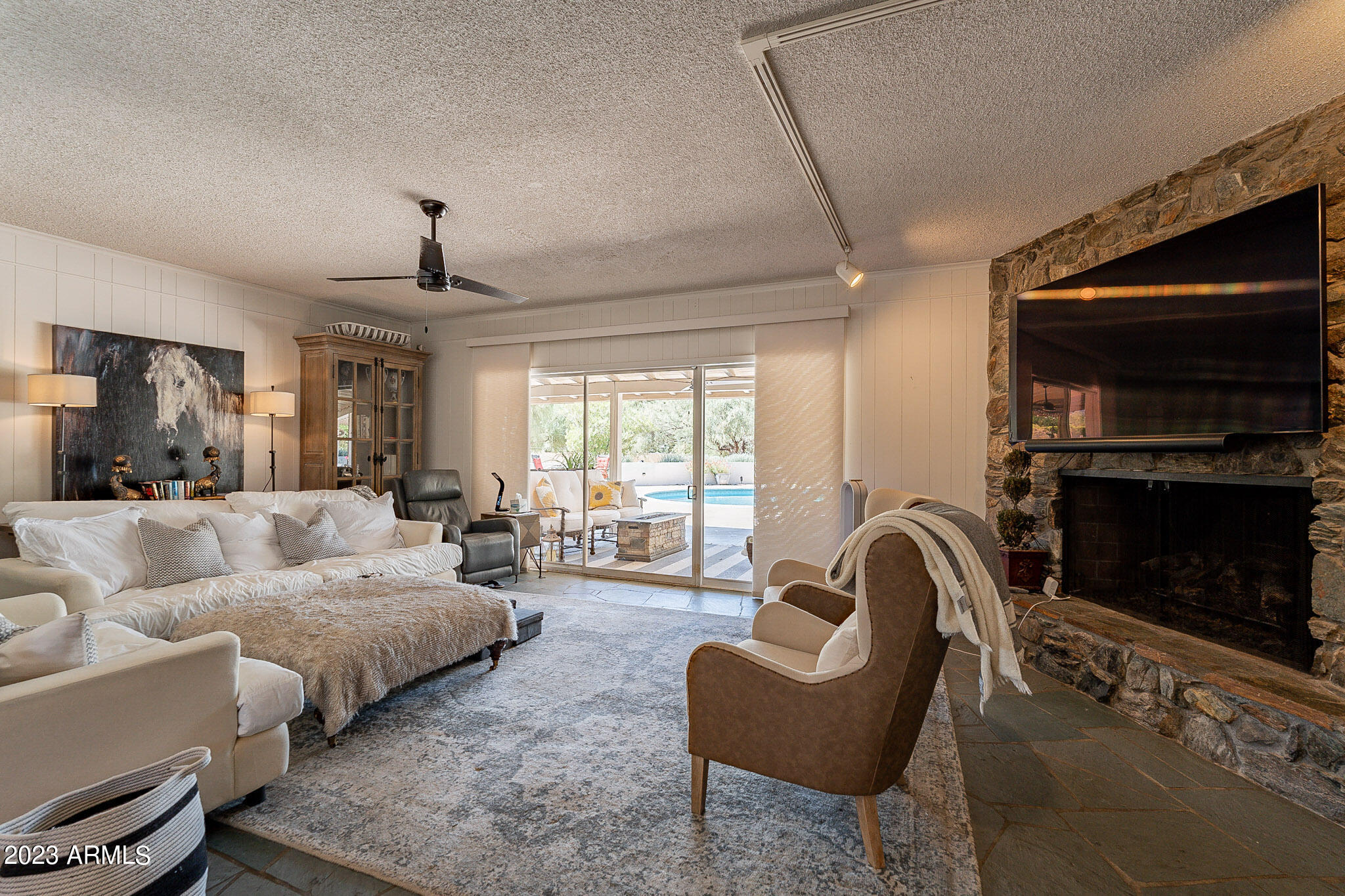 TILYOU RANCHITO - Residential