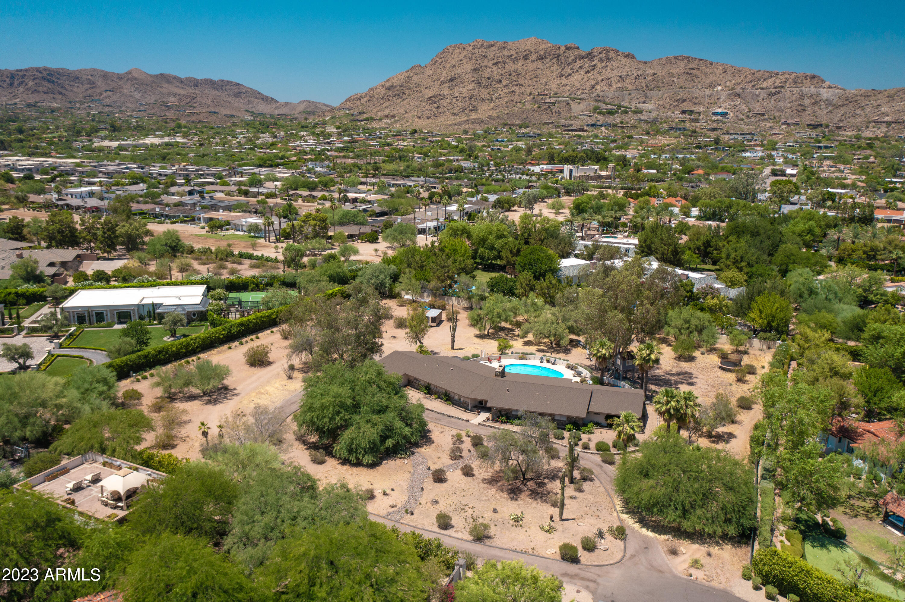 TILYOU RANCHITO - Residential