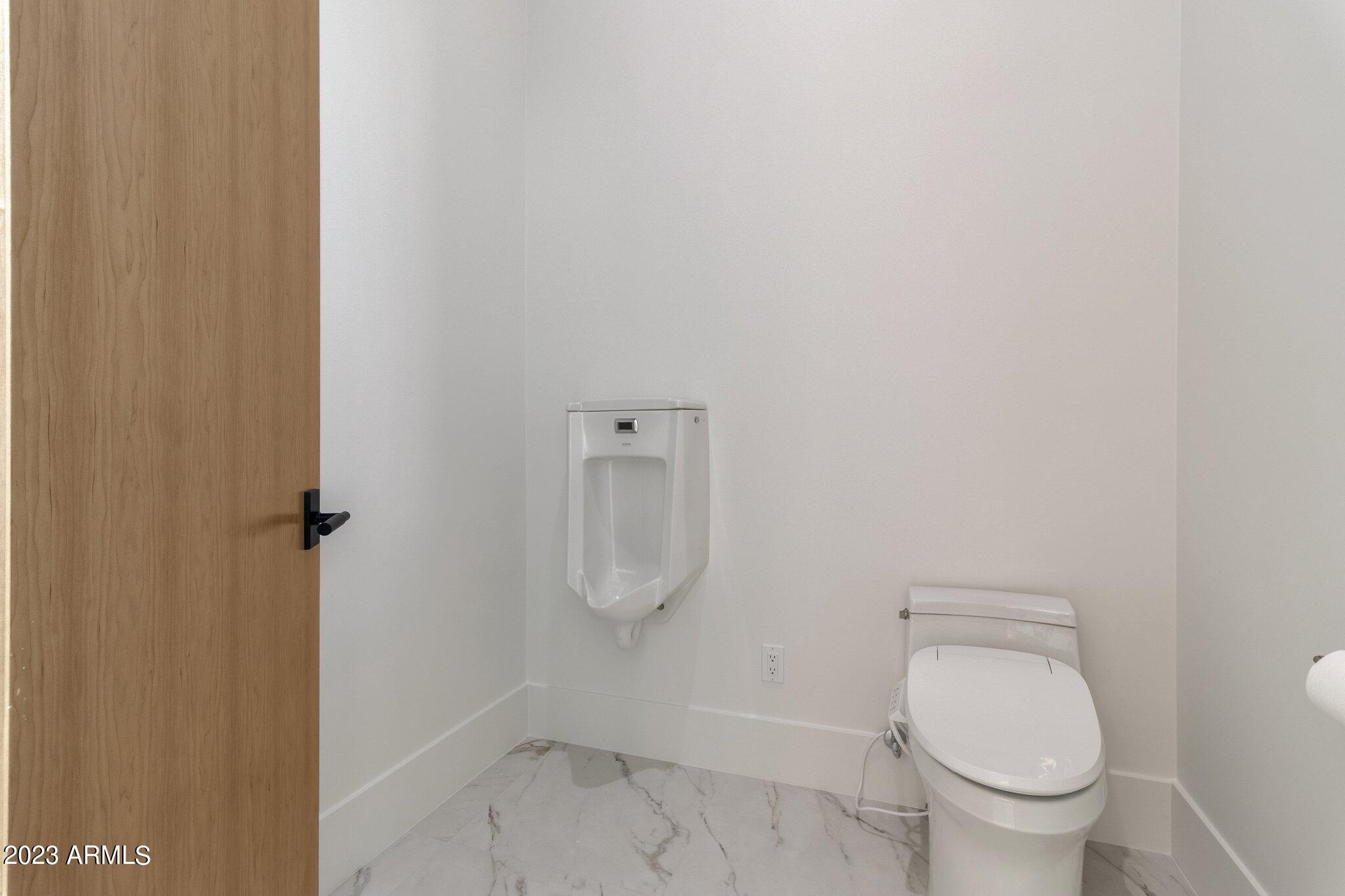 LA TIERRA ESTATES AMD - Residential