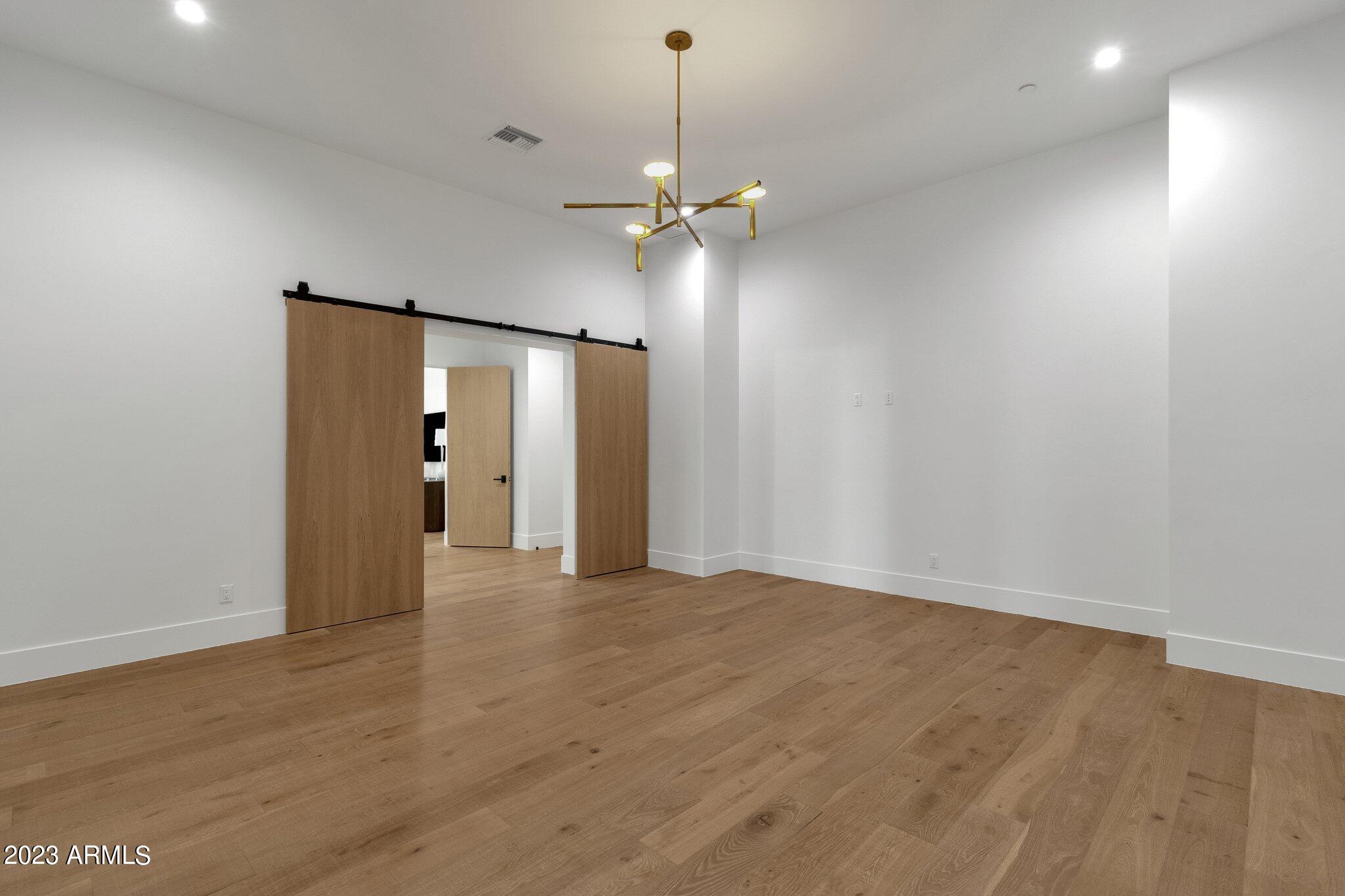 LA TIERRA ESTATES AMD - Residential