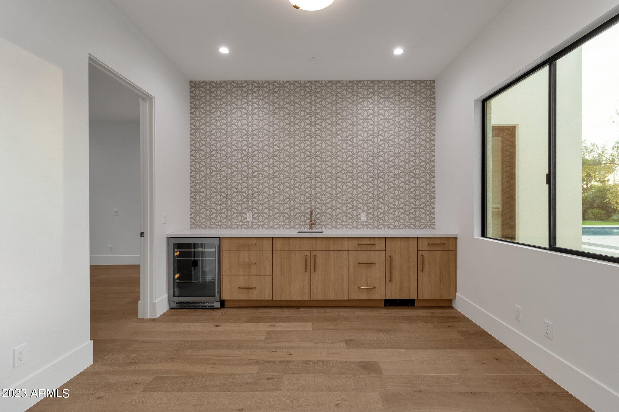LA TIERRA ESTATES AMD - Residential