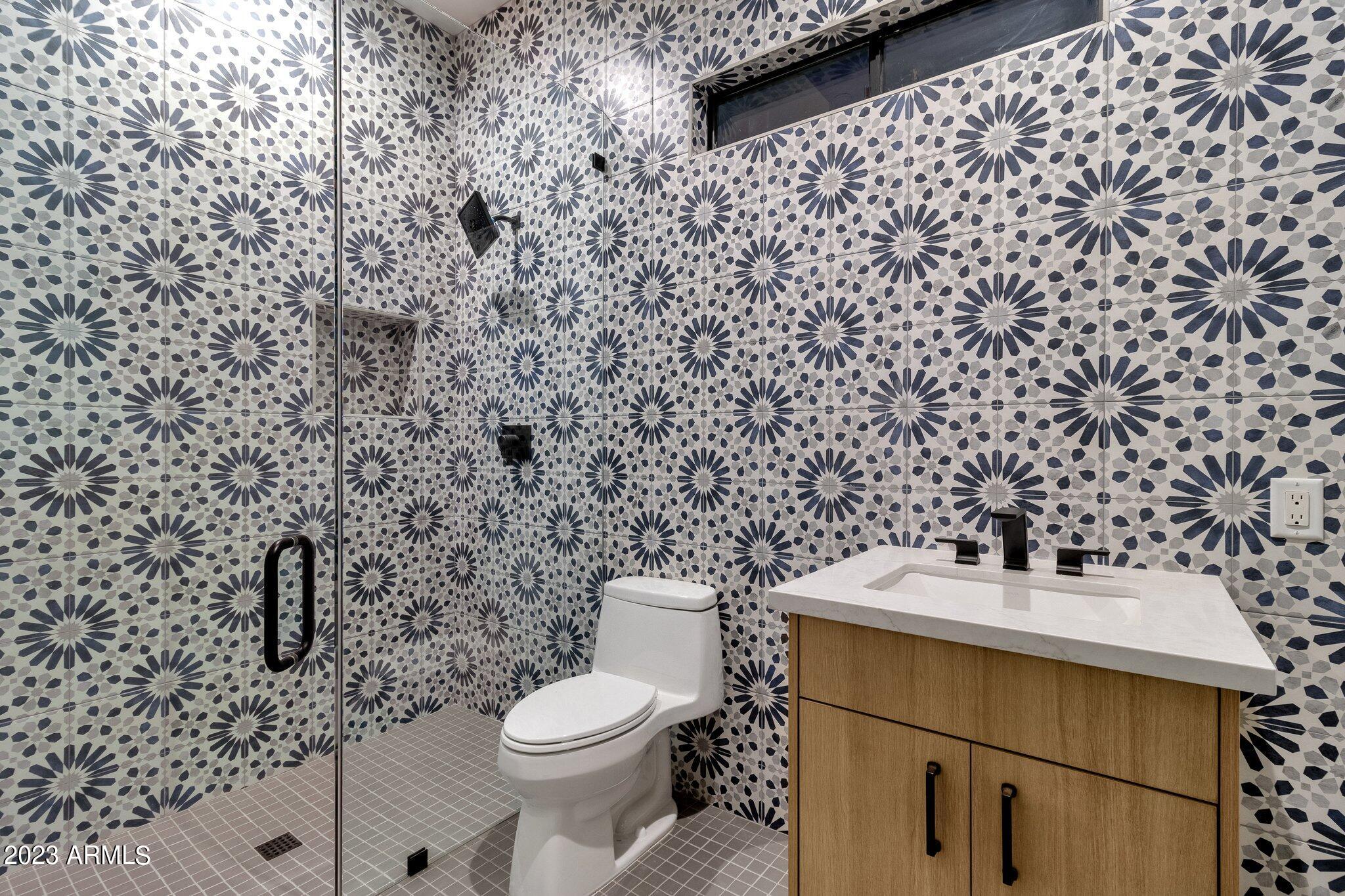 LA TIERRA ESTATES AMD - Residential