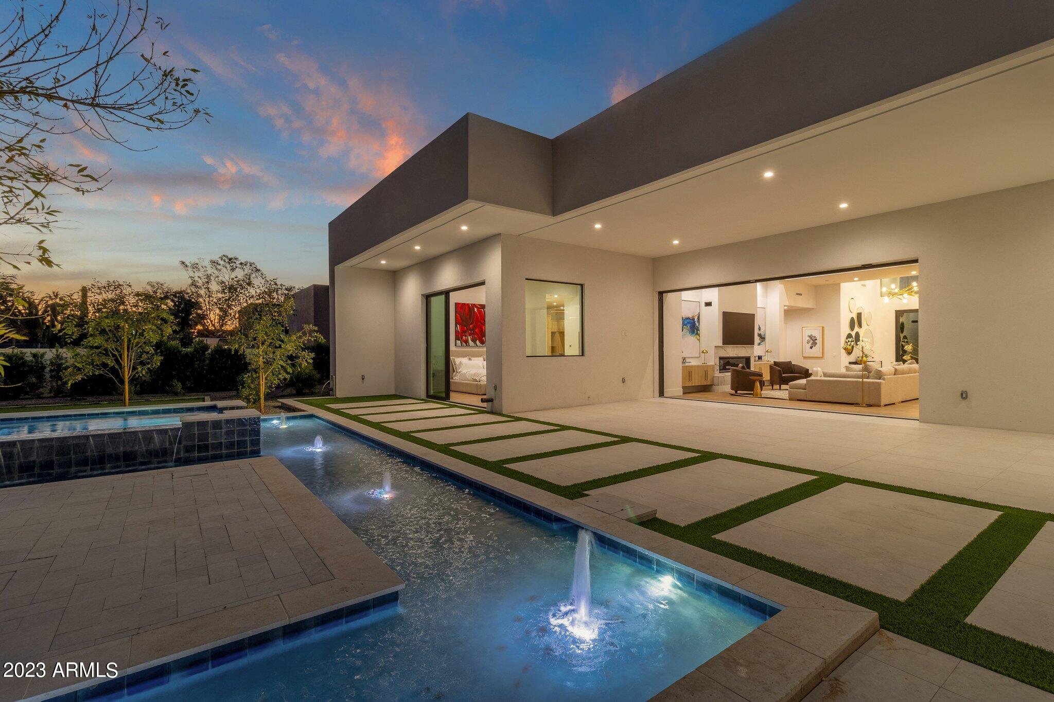 LA TIERRA ESTATES AMD - Residential