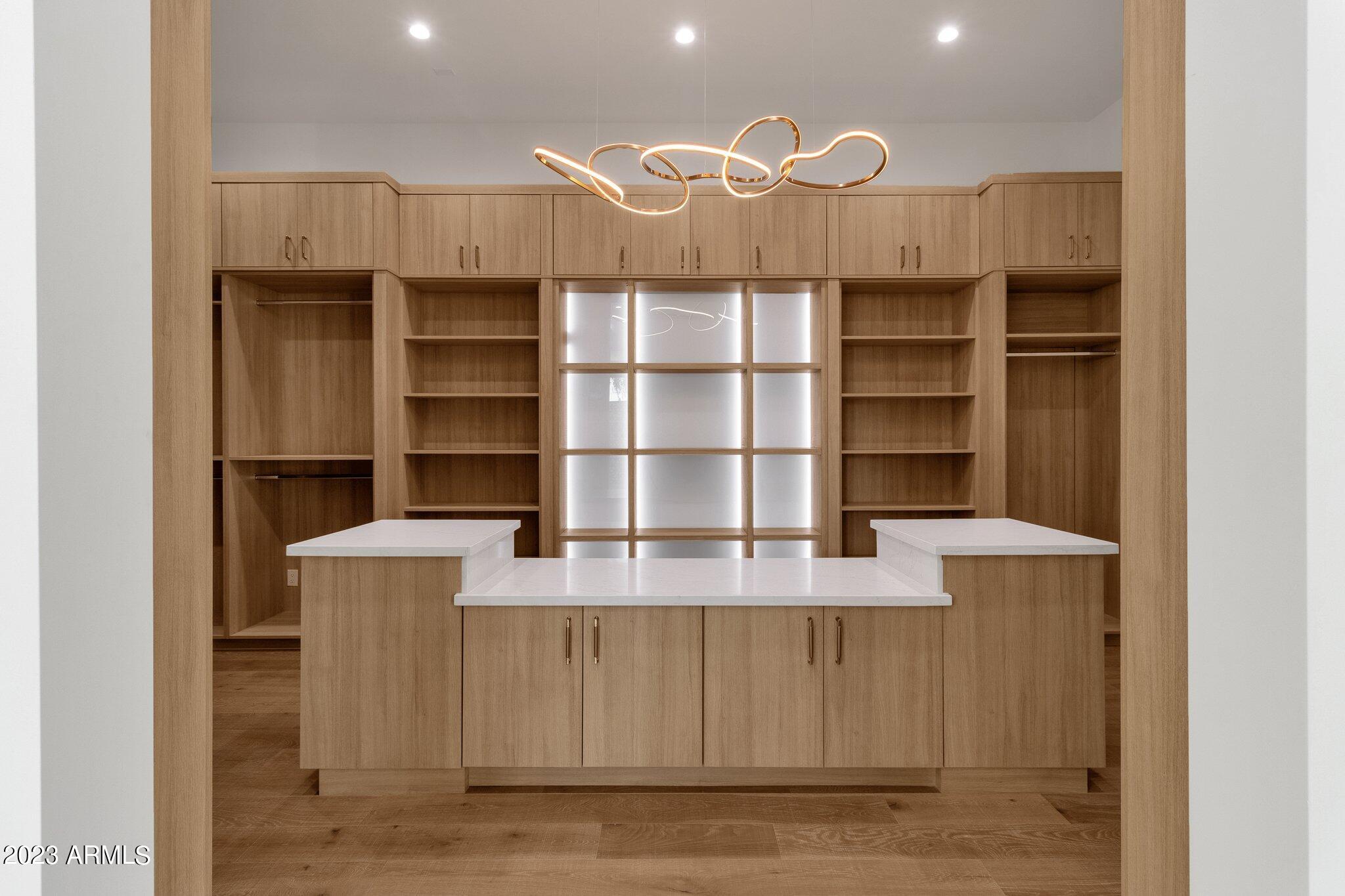 LA TIERRA ESTATES AMD - Residential