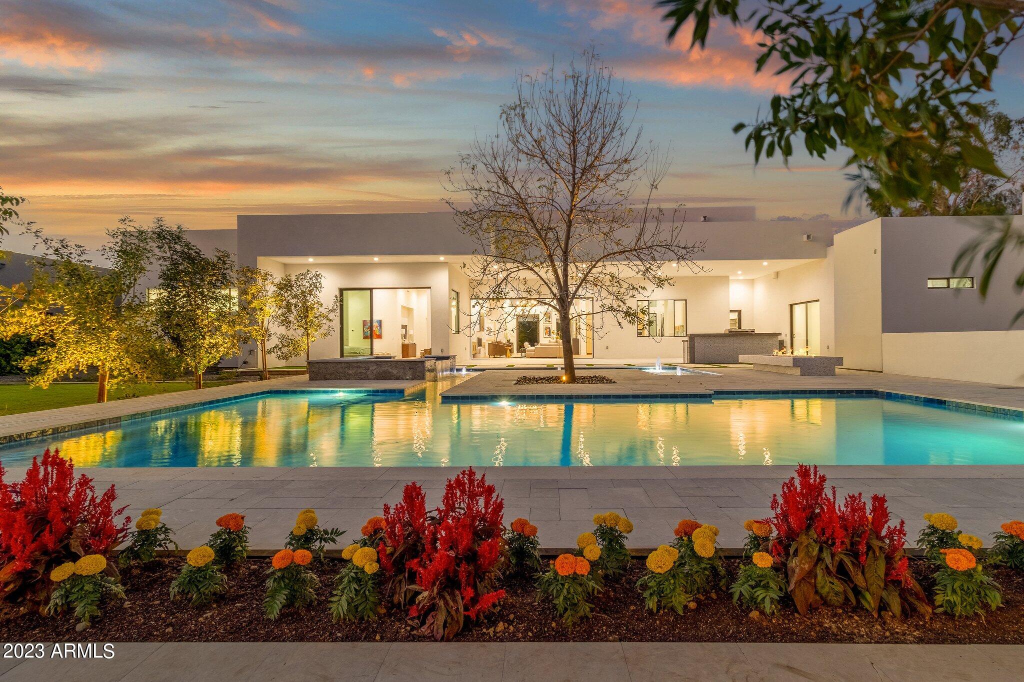 LA TIERRA ESTATES AMD - Residential