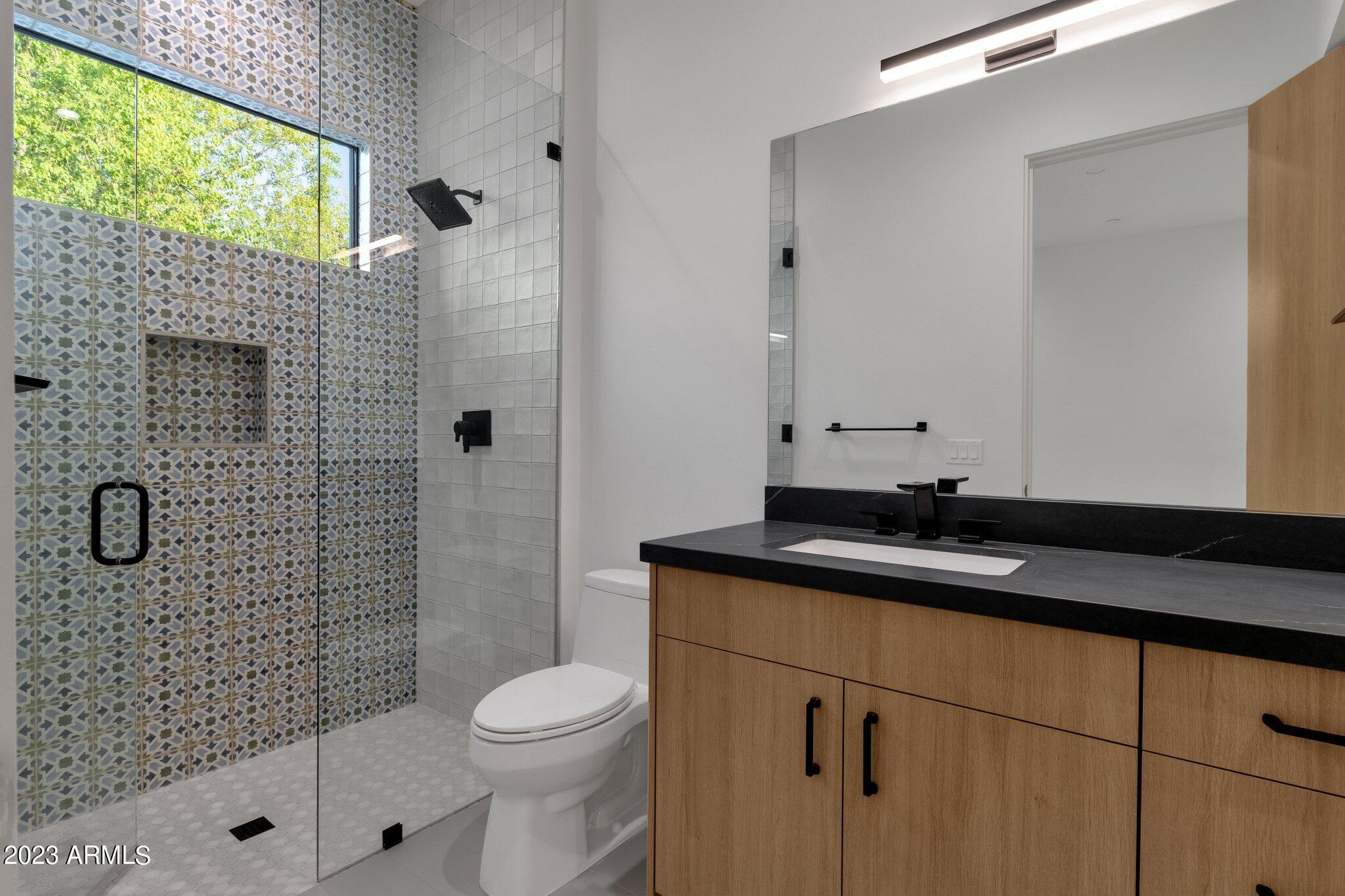LA TIERRA ESTATES AMD - Residential