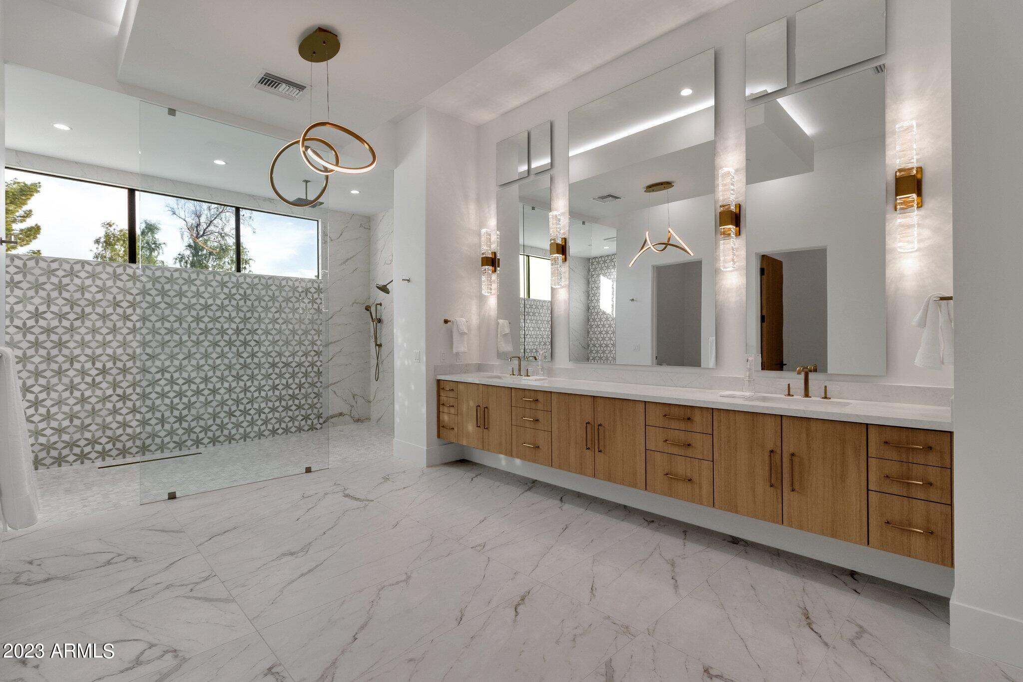 LA TIERRA ESTATES AMD - Residential