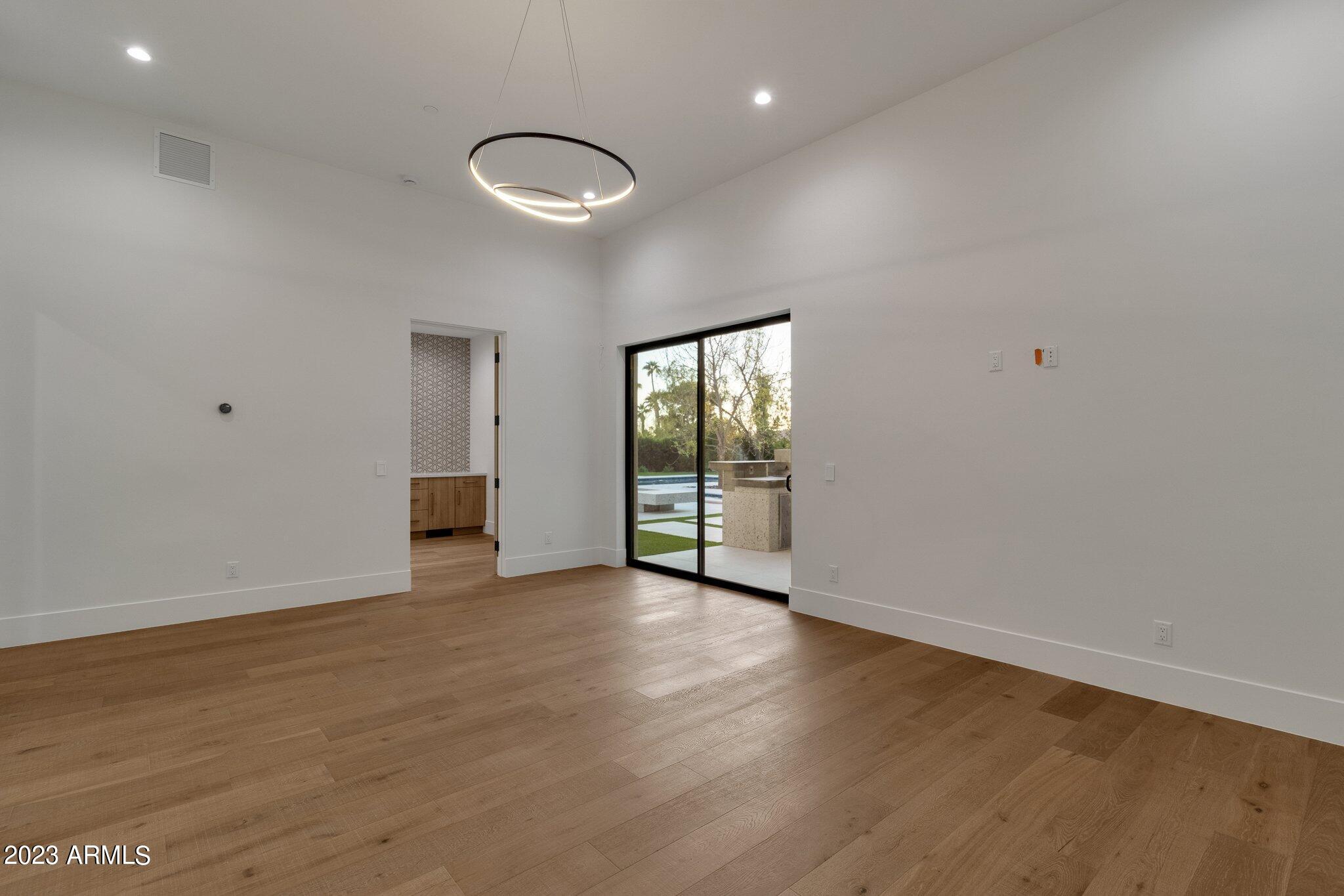 LA TIERRA ESTATES AMD - Residential