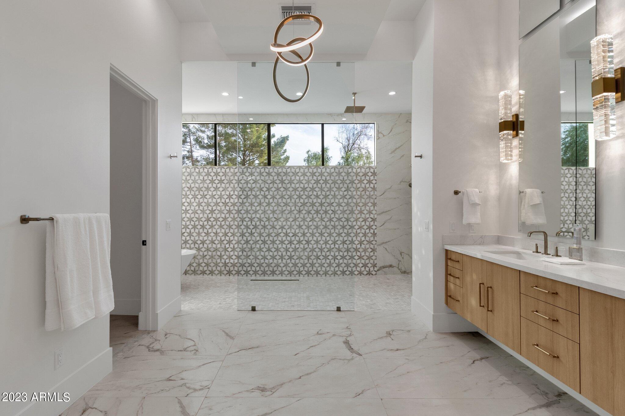 LA TIERRA ESTATES AMD - Residential