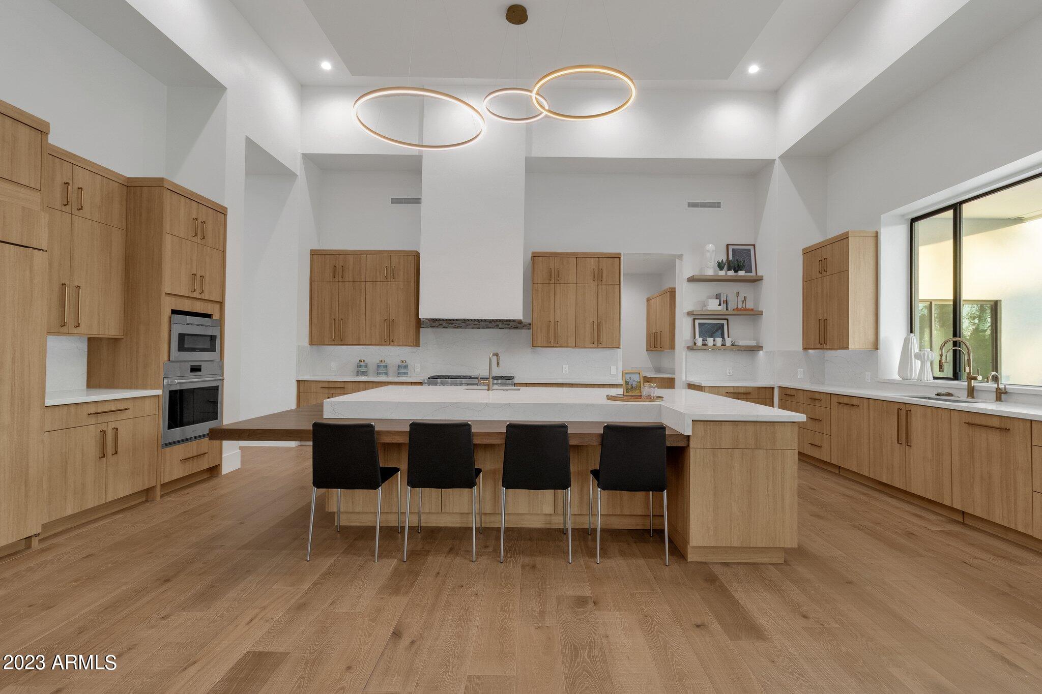 LA TIERRA ESTATES AMD - Residential