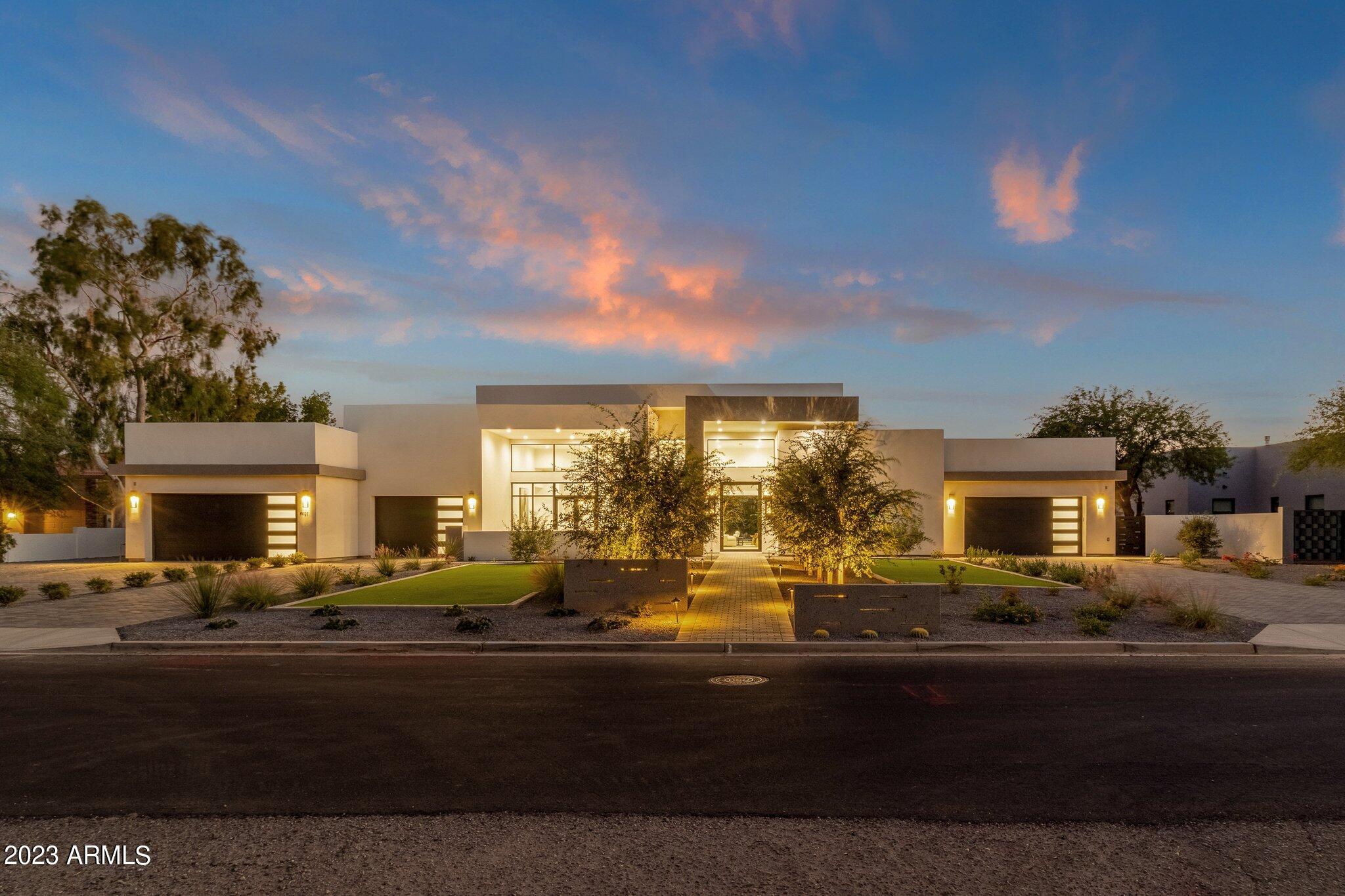 LA TIERRA ESTATES AMD - Residential