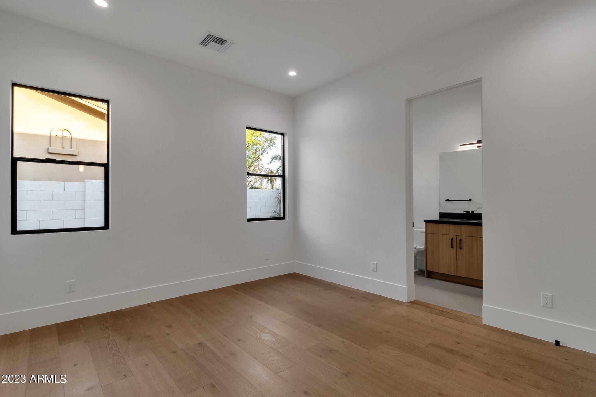 LA TIERRA ESTATES AMD - Residential