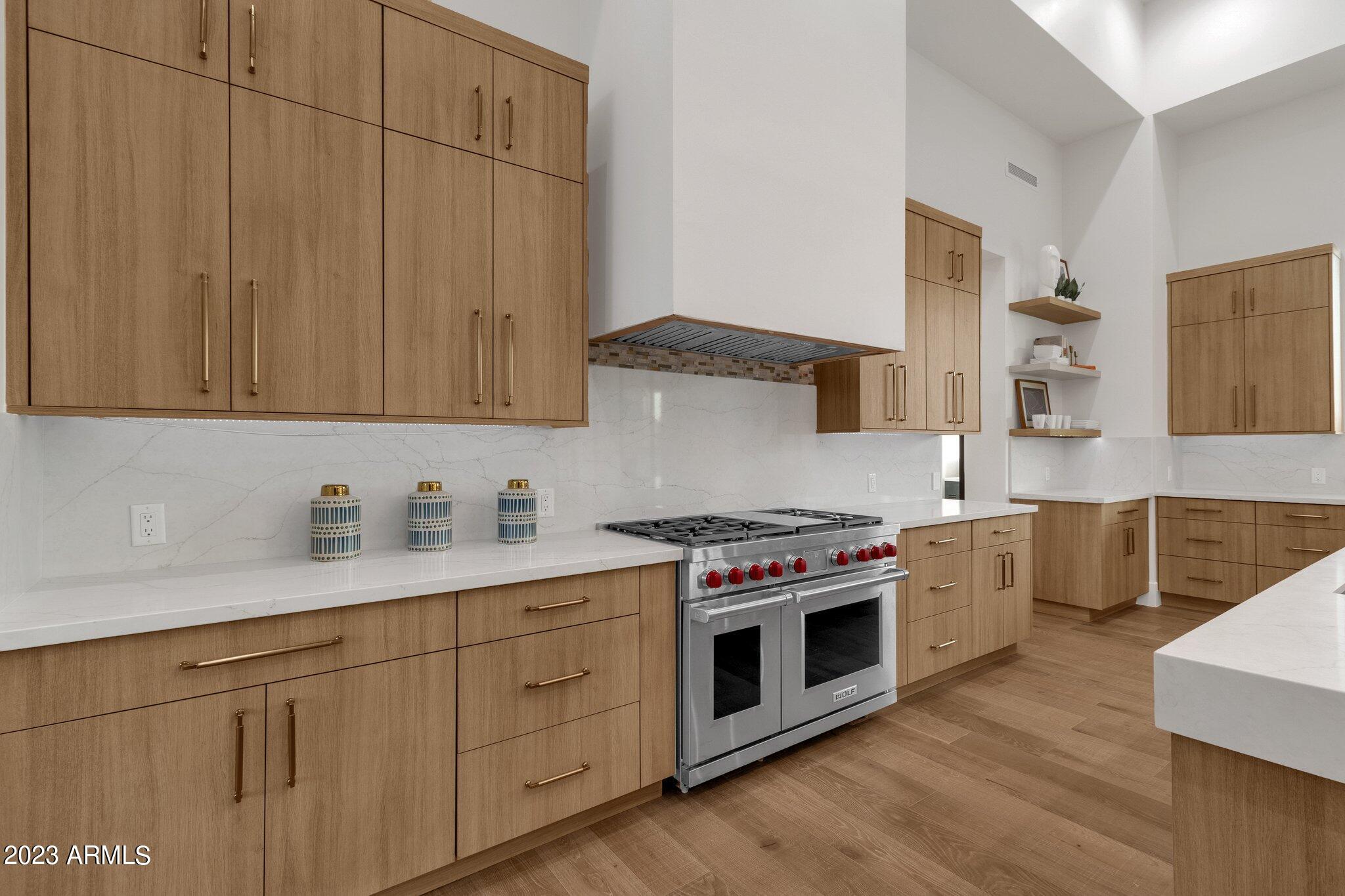 LA TIERRA ESTATES AMD - Residential
