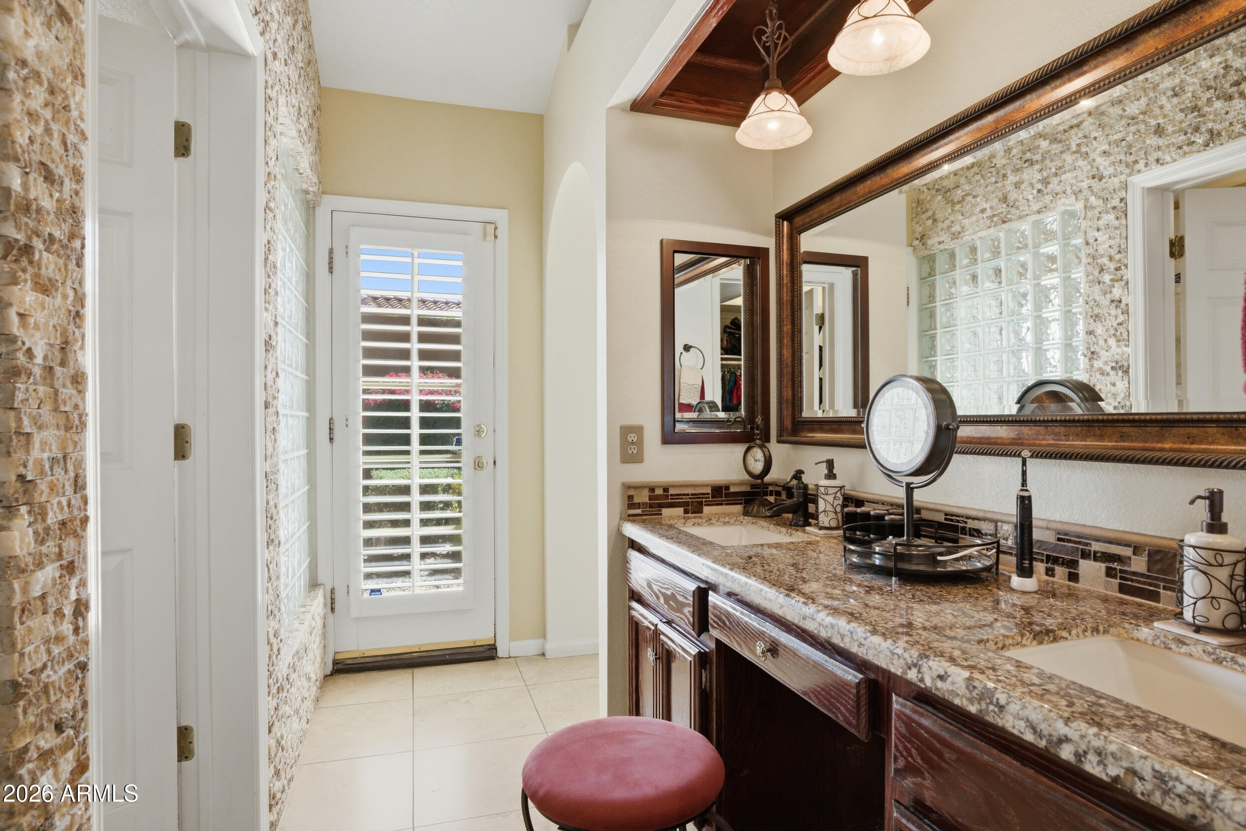 POINTE TAPATIO 9 - Residential
