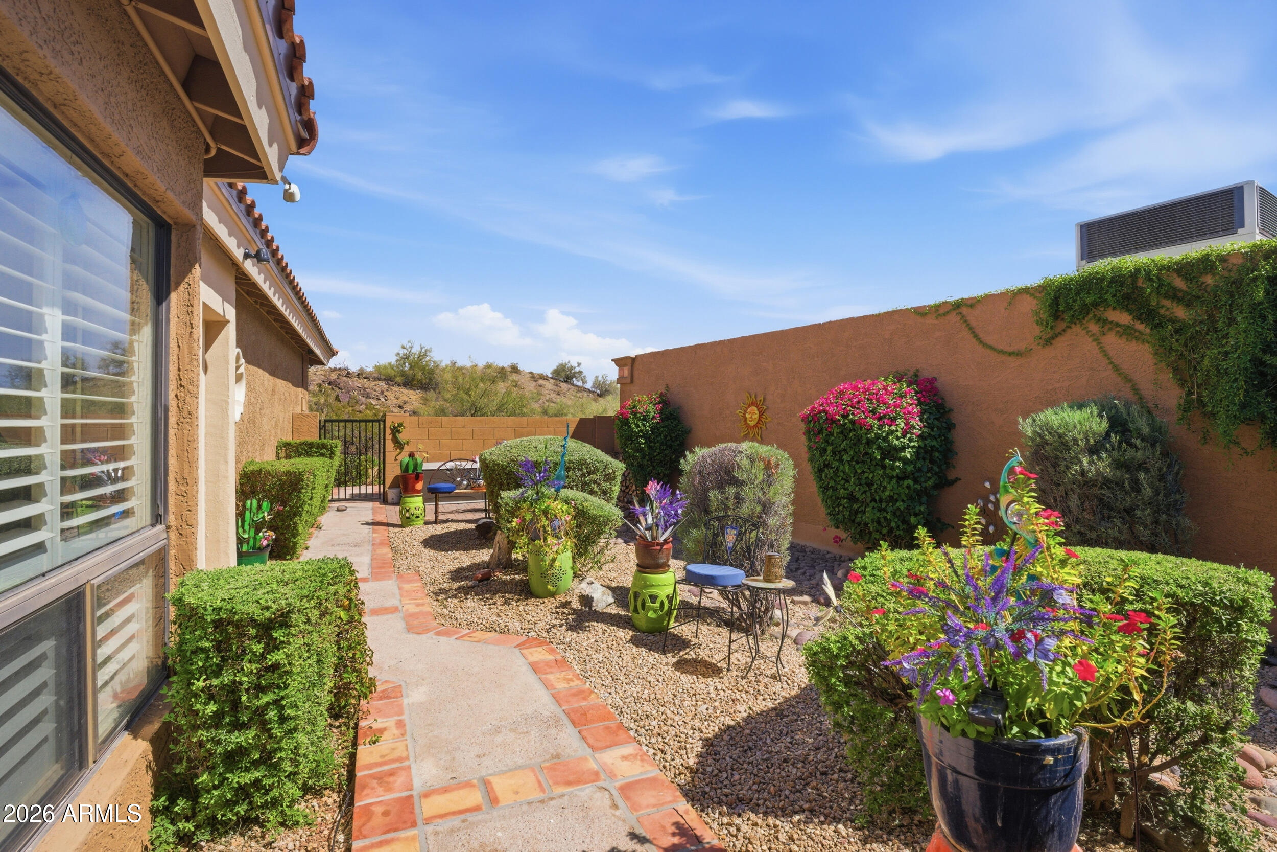 POINTE TAPATIO 9 - Residential