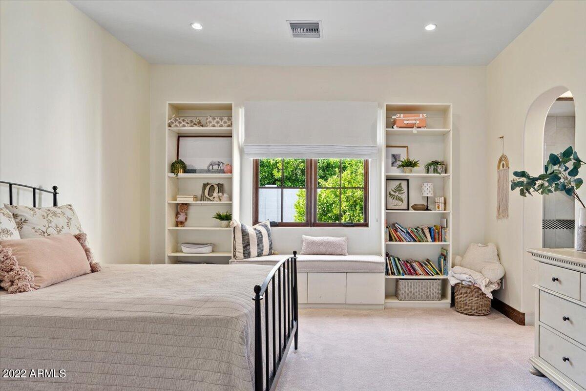 CASA BLANCA ESTATES LOT 20-37 & TR A - Residential