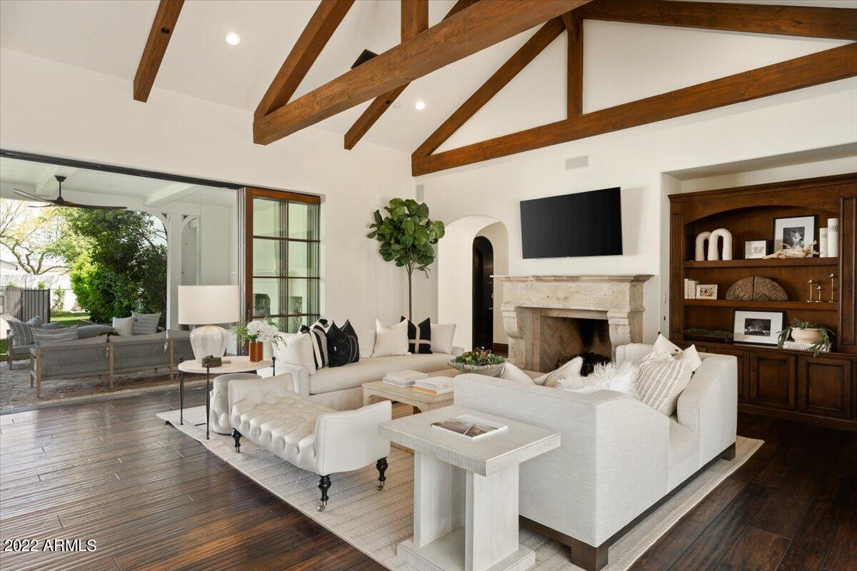 CASA BLANCA ESTATES LOT 20-37 & TR A - Residential