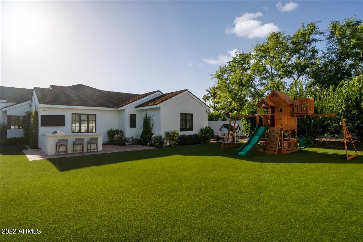 CASA BLANCA ESTATES LOT 20-37 & TR A - Residential