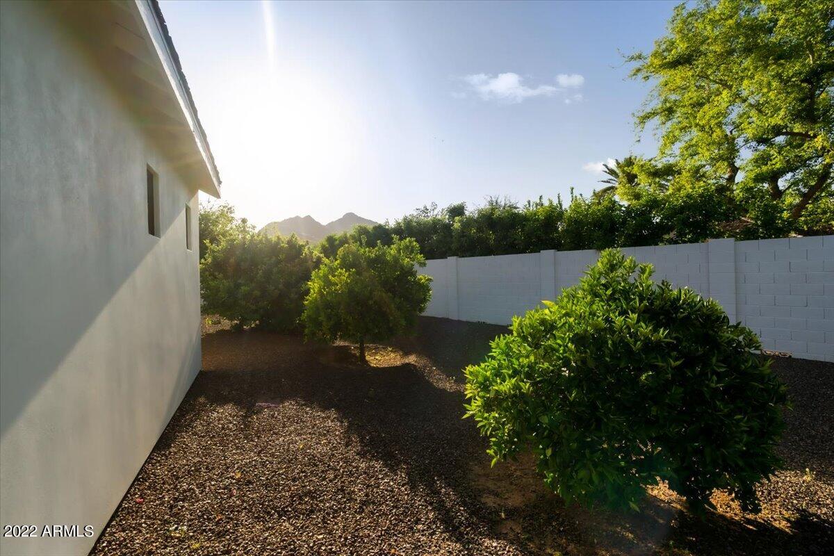 CASA BLANCA ESTATES LOT 20-37 & TR A - Residential