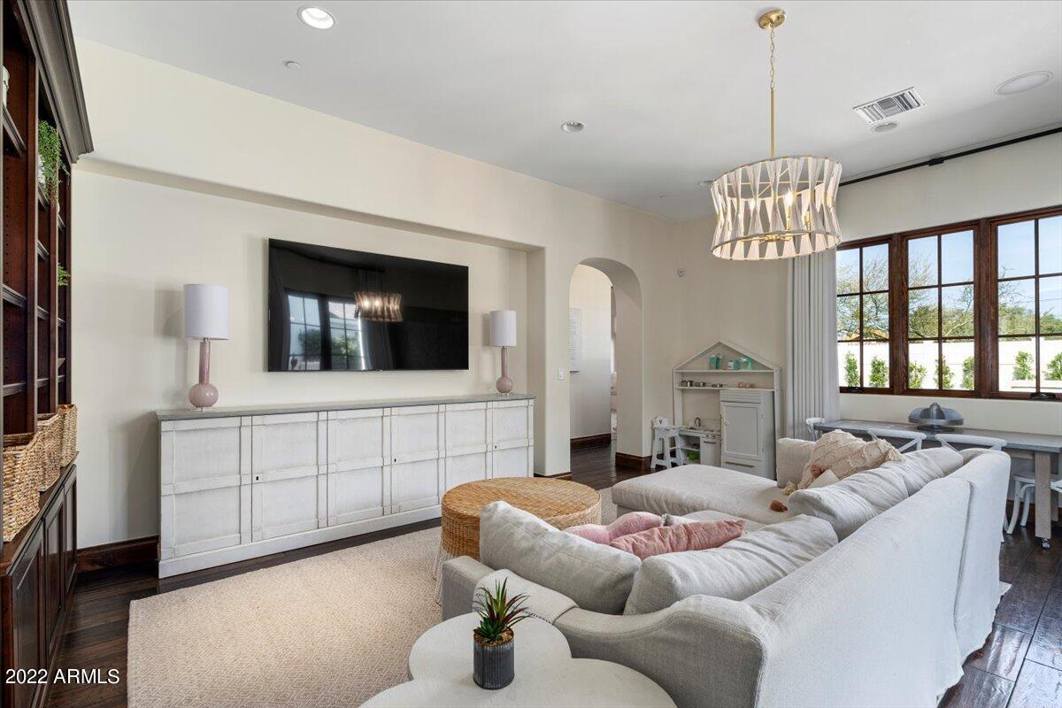 CASA BLANCA ESTATES LOT 20-37 & TR A - Residential