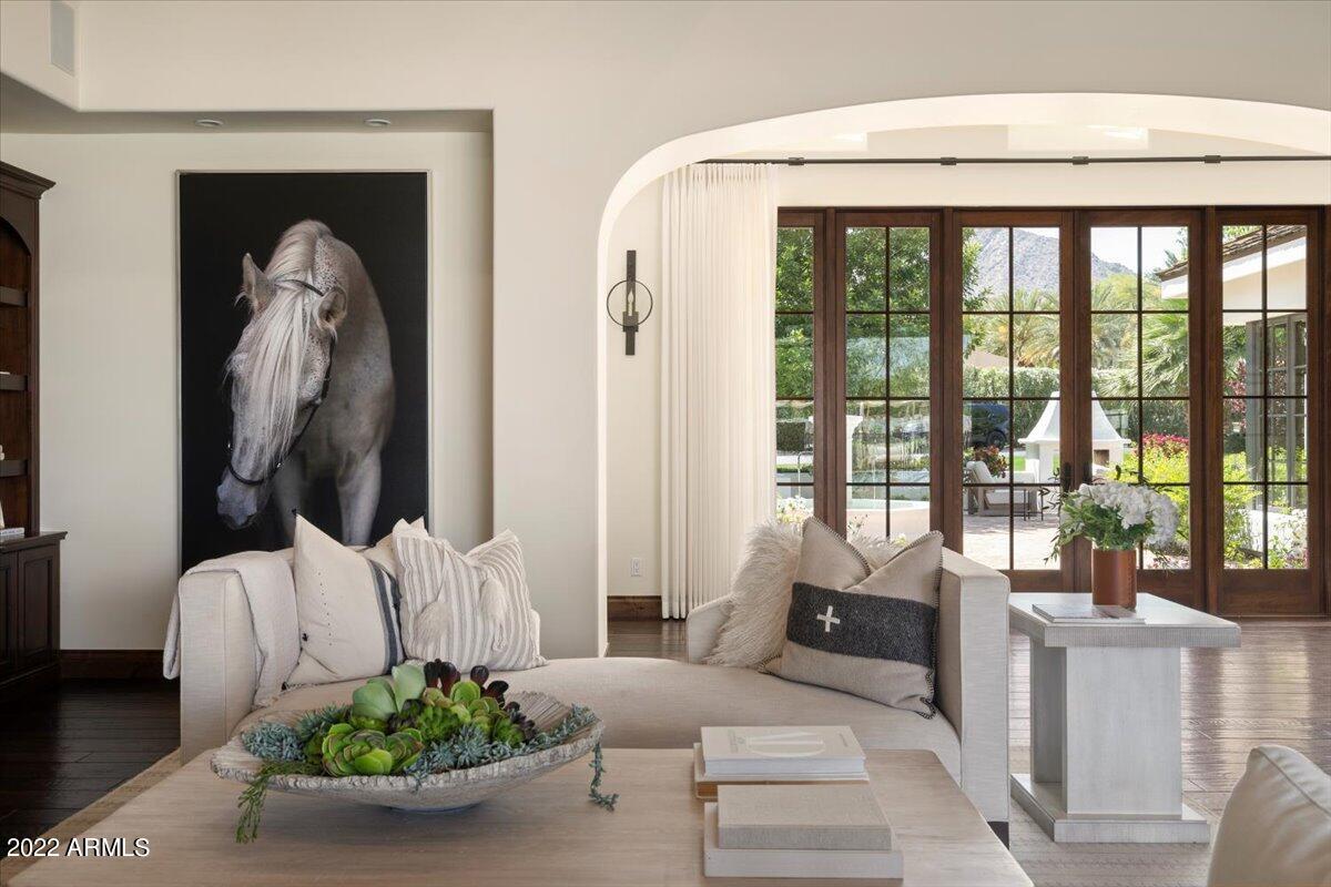 CASA BLANCA ESTATES LOT 20-37 & TR A - Residential
