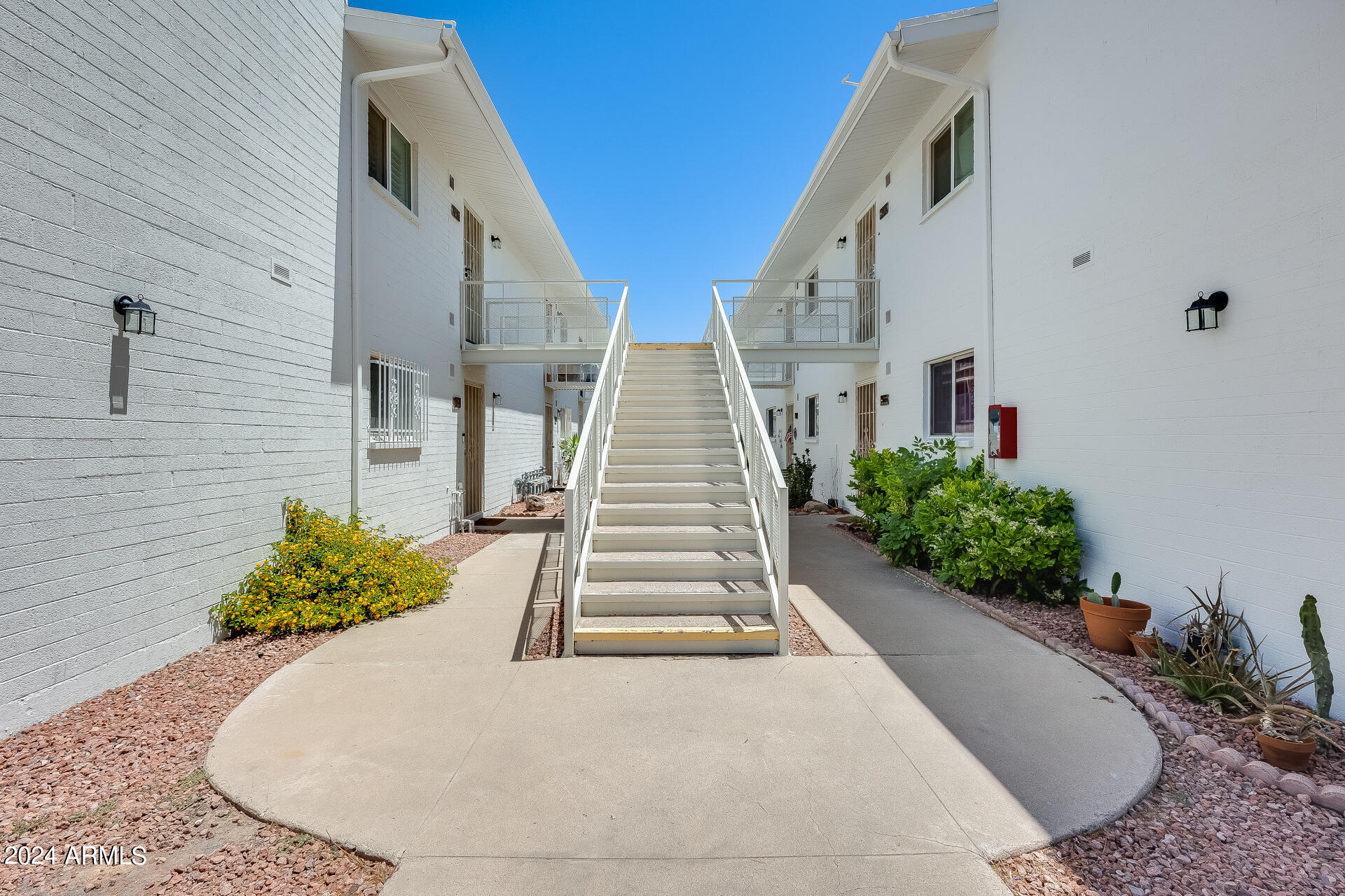 Unlike other units in the complex, this meticulously maintained 1 bed / 1 bath unit has been enhanced with a renovated bedroom and an expanded patio, providing a larger living space for your comfort. Additionally, fresh paint, newer fixtures, and blinds enhance the interior's appeal. Community amenities include an exclusive exercise / sauna room, a heated pool, and laundry facility - all while being centrally located near shopping centers and major freeways, such as the 101 and 202!