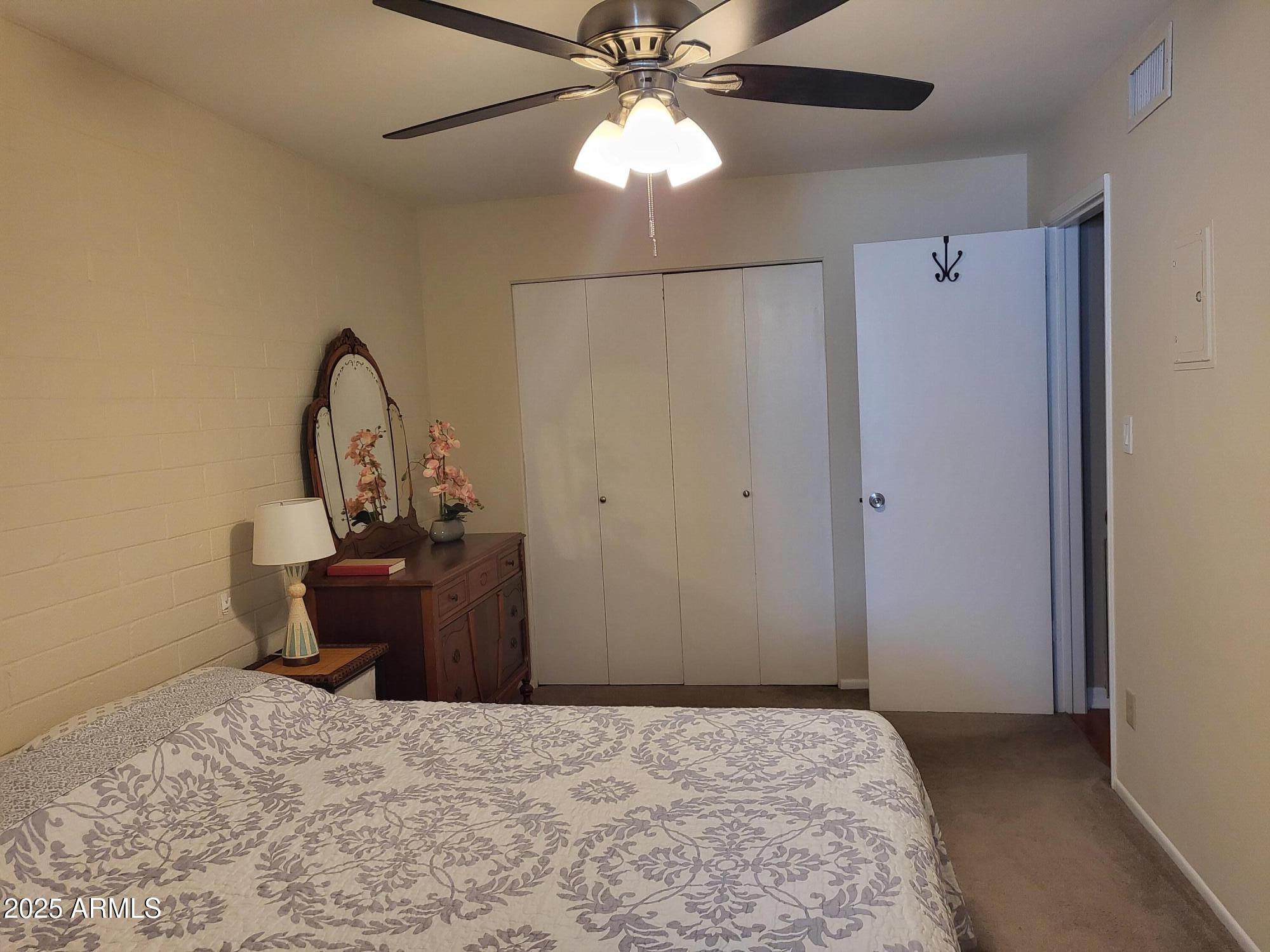 SCOTTSDALE EAST HOMES - Residential