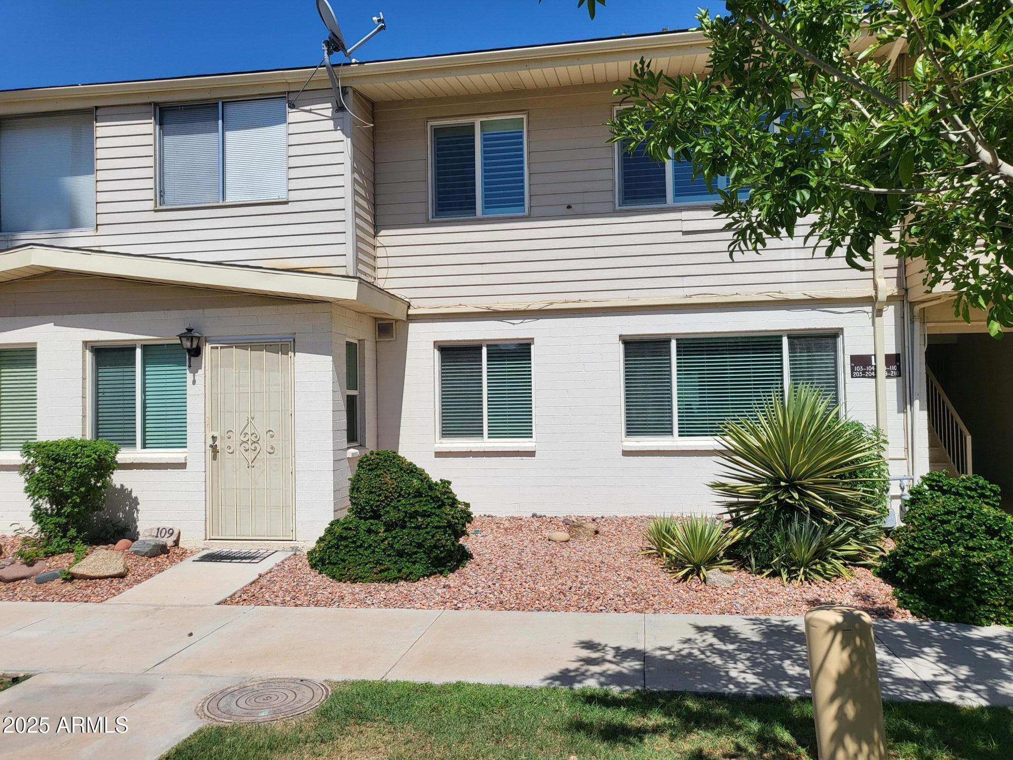 SCOTTSDALE EAST HOMES - Residential