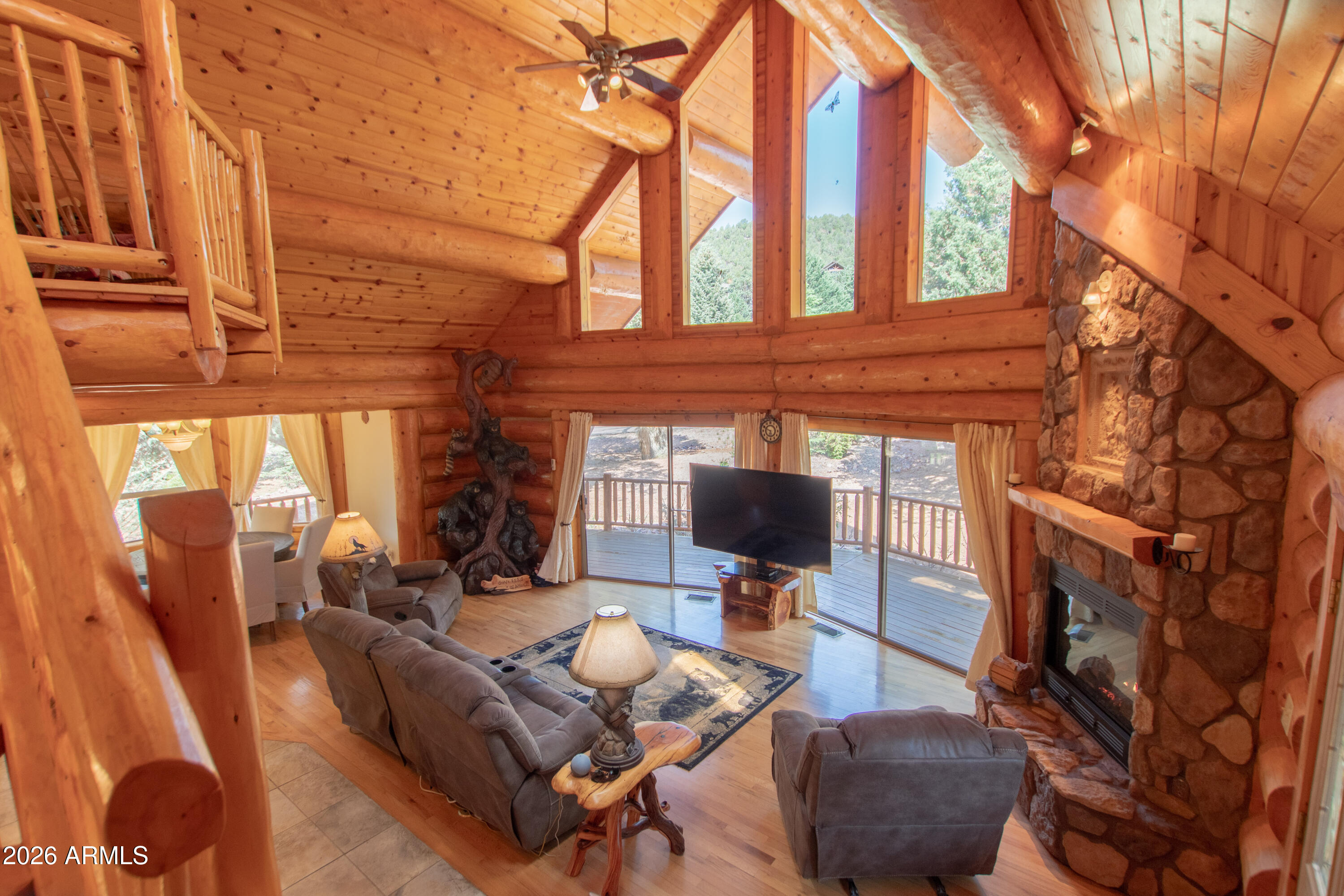 HIDDEN PINES - Residential